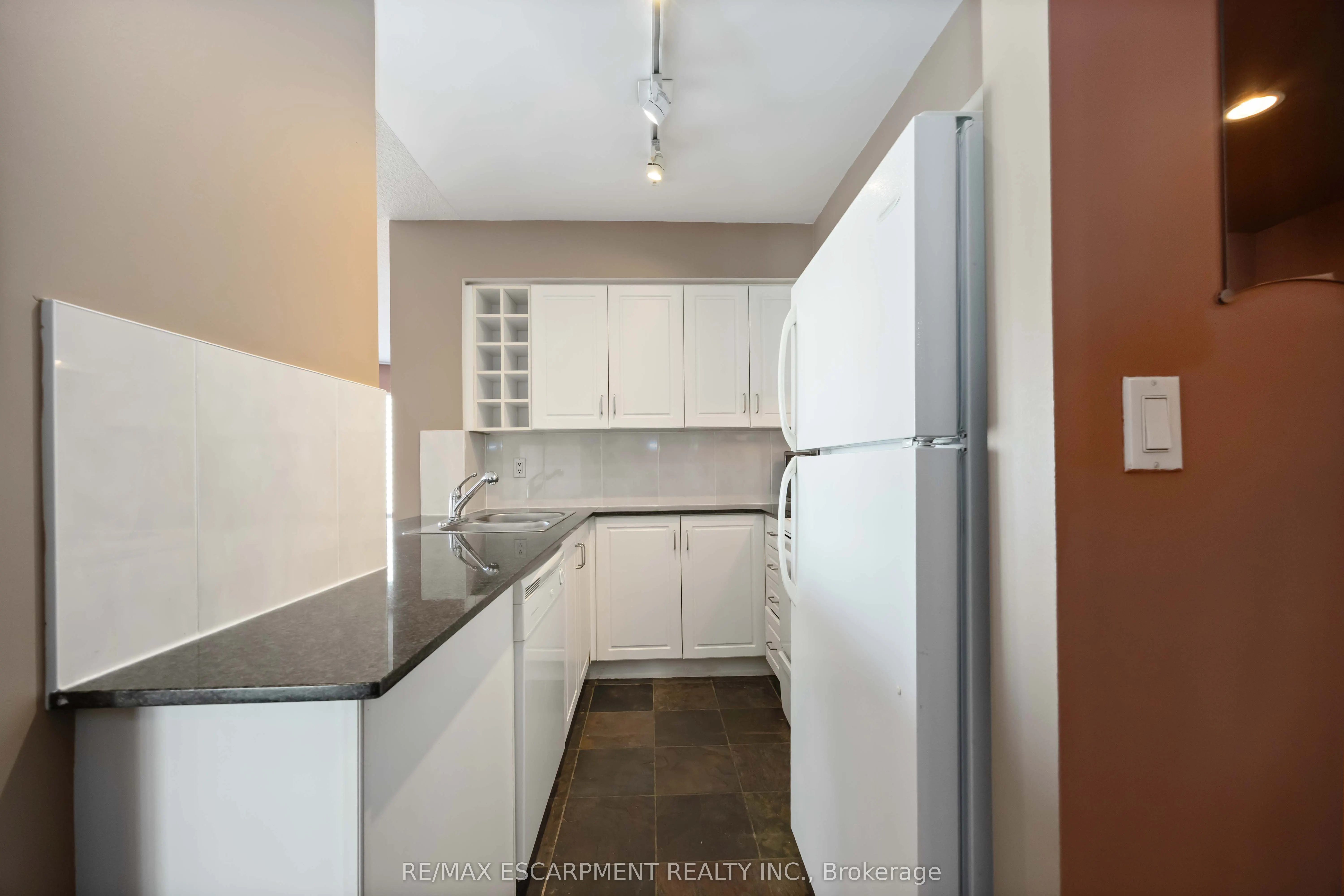210 Victoria Street, #2901