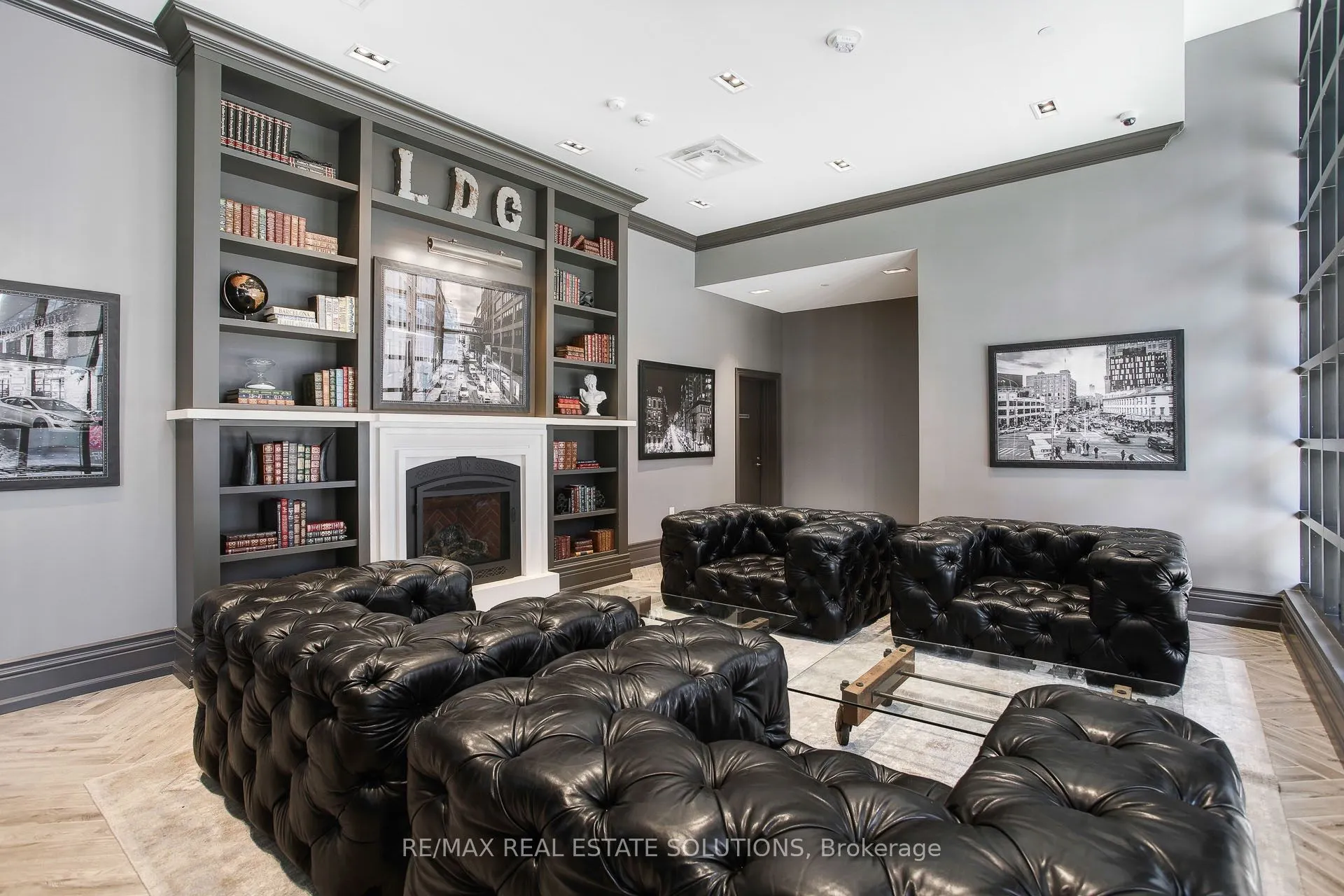 608 Richmond Street W, #210