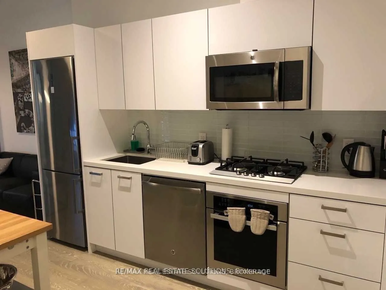 608 Richmond Street W, #210