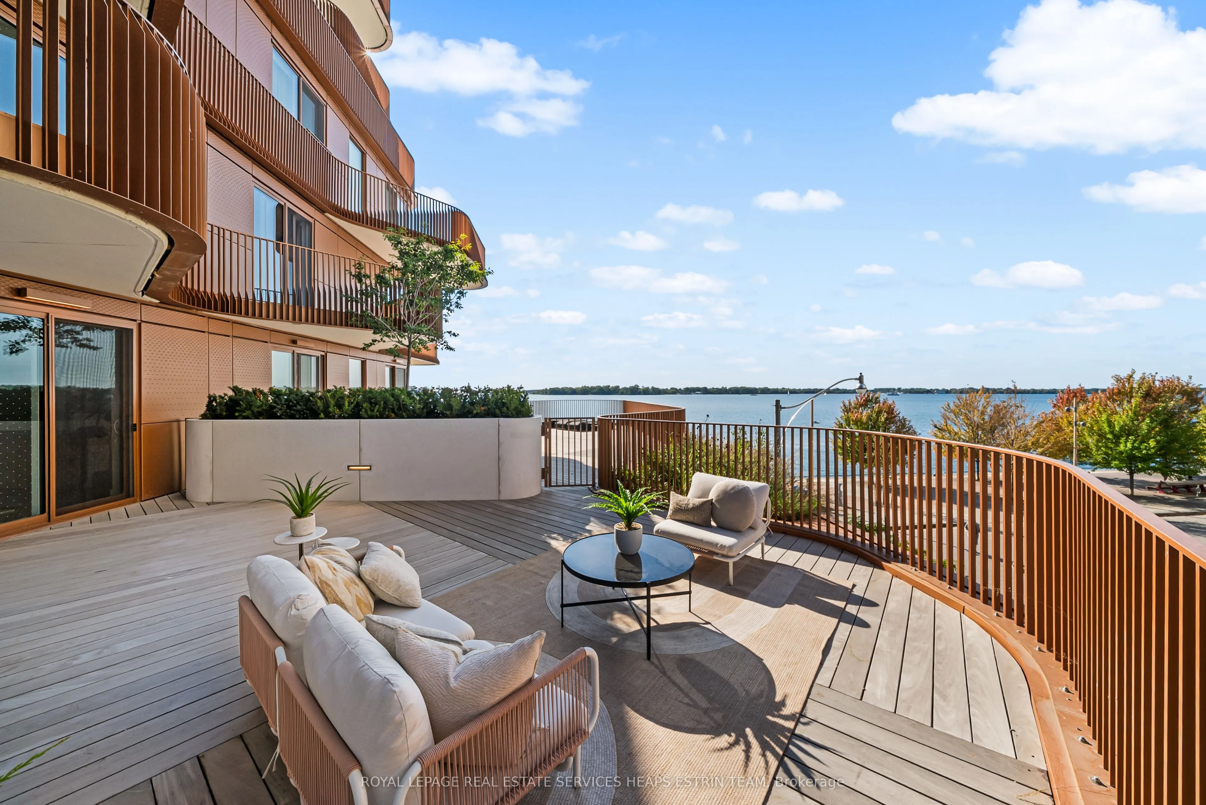 155 Merchants' Wharf, #213