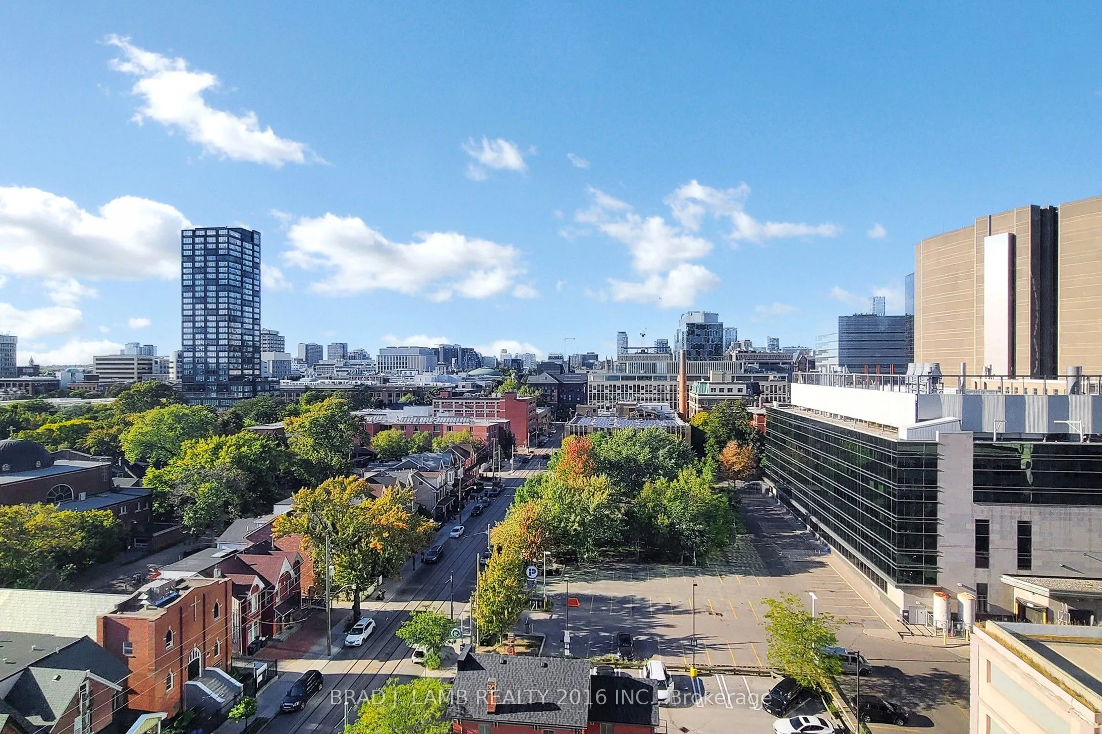 195 McCaul Street, #1004