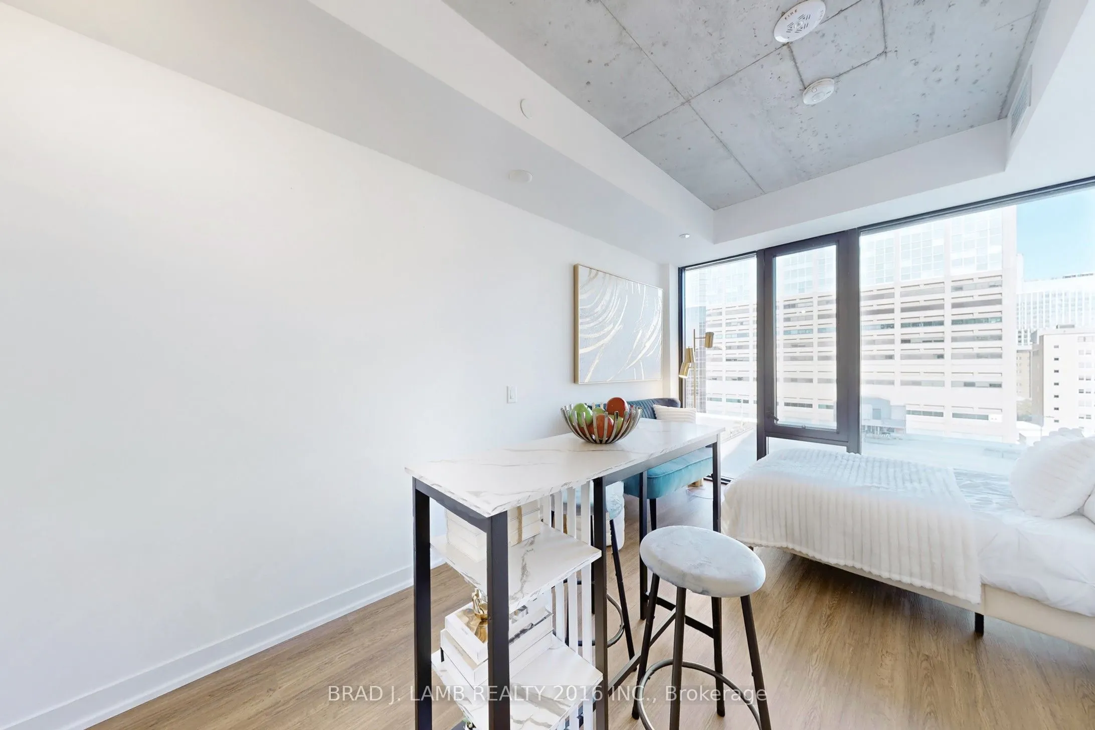 195 McCaul Street, #1004
