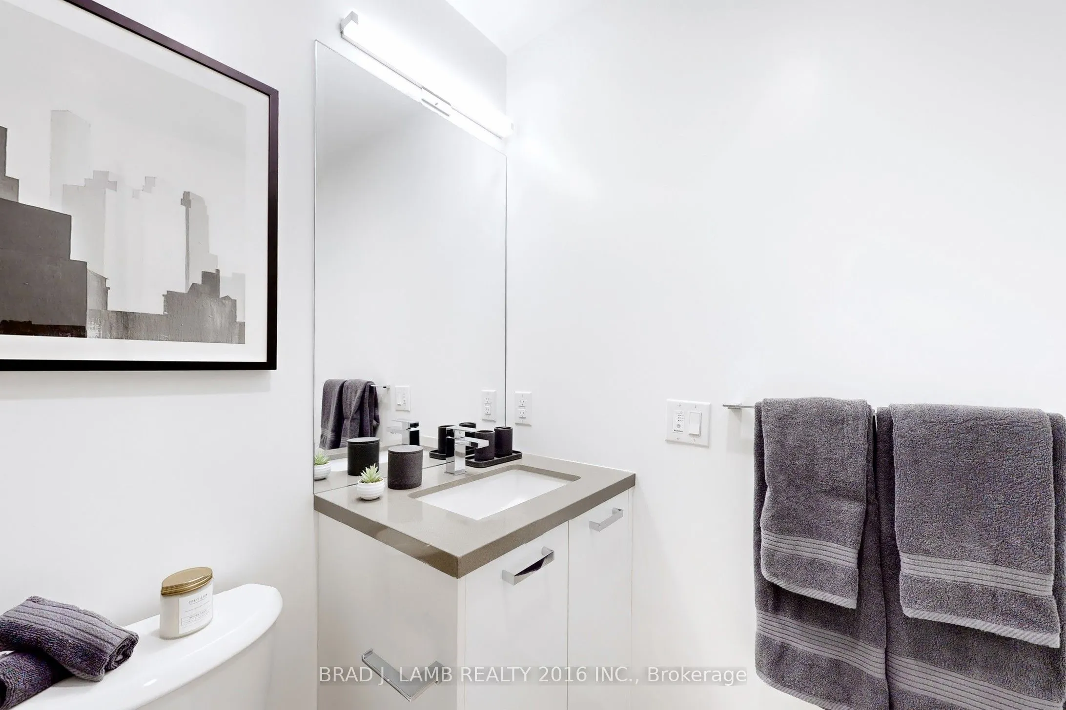 195 McCaul Street, #1004