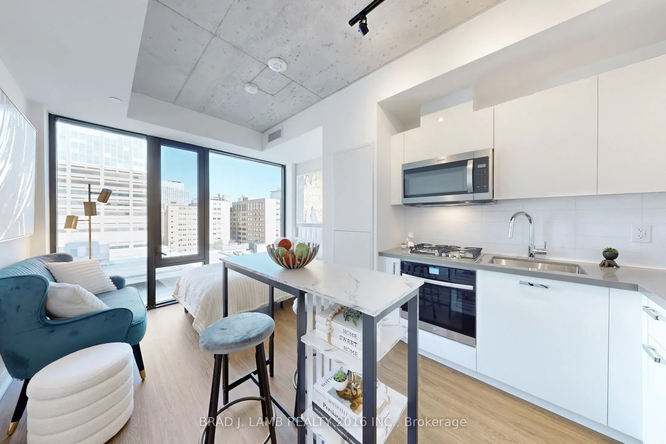 195 McCaul Street, #1004