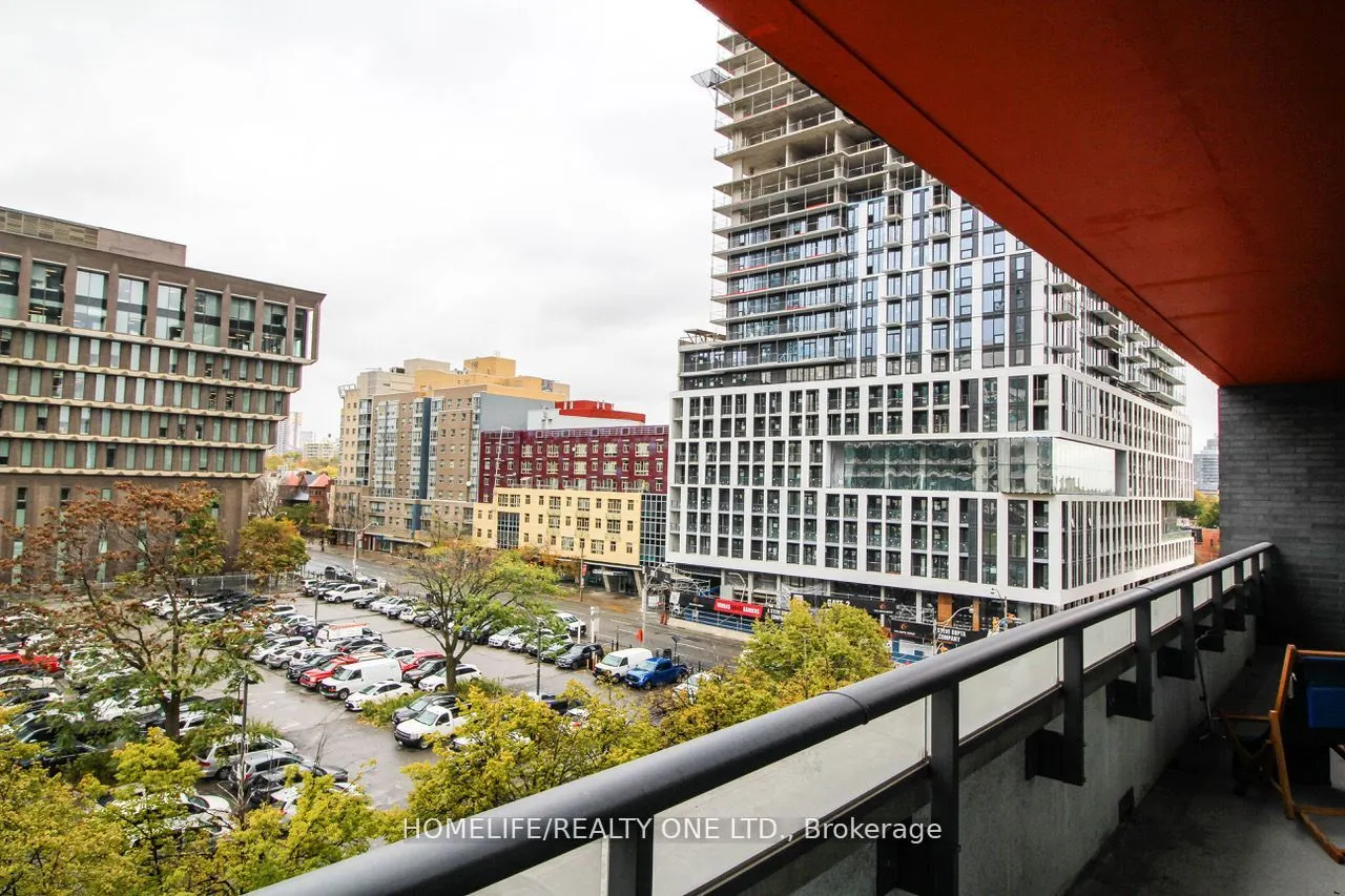 159 Dundas Street E, #614