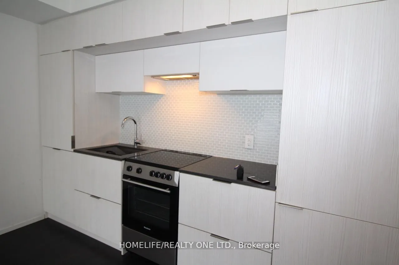 159 Dundas Street E, #614