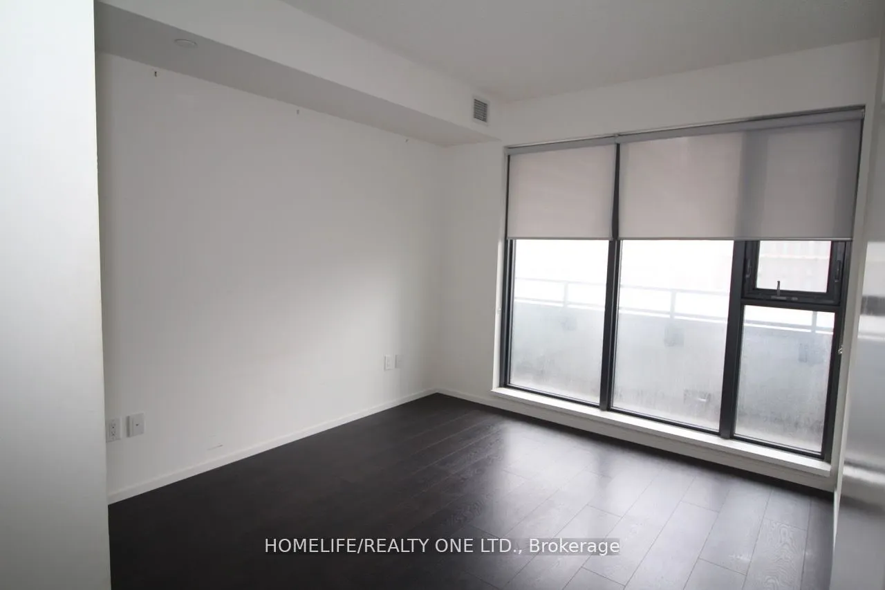 159 Dundas Street E, #614