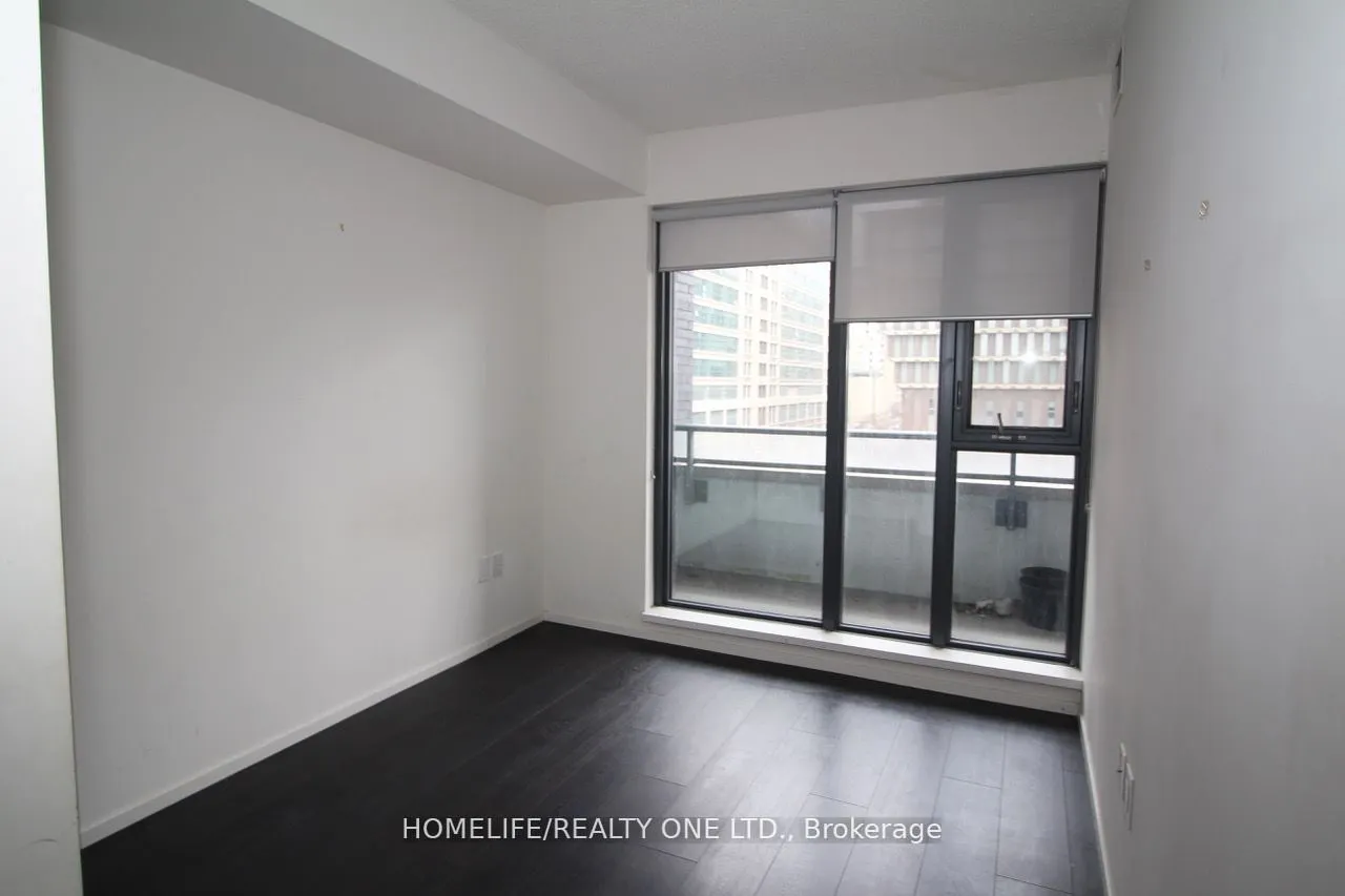 159 Dundas Street E, #614