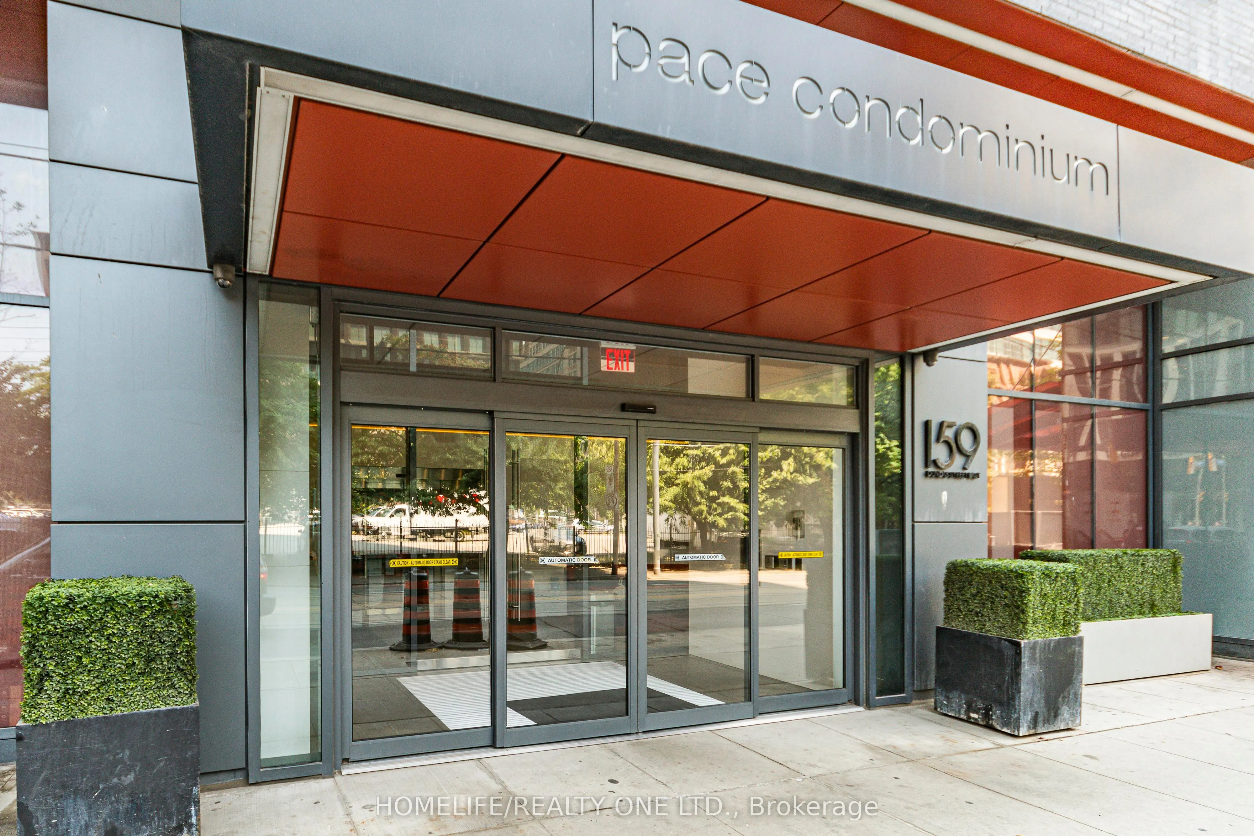 159 Dundas Street E, #614