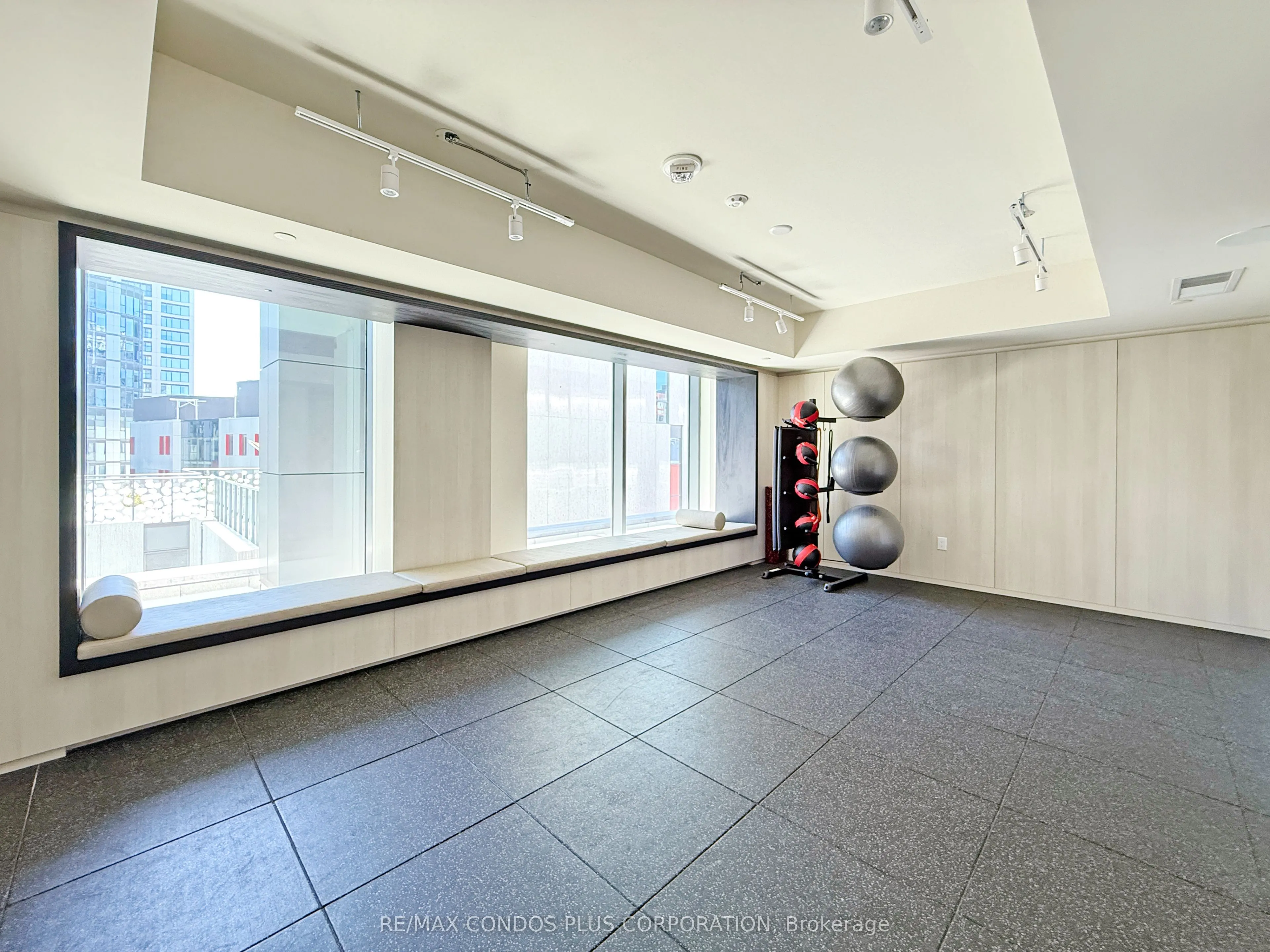 425 Front Street E, #304