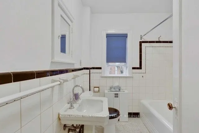 864 Millwood Road N, #2nd Floor
