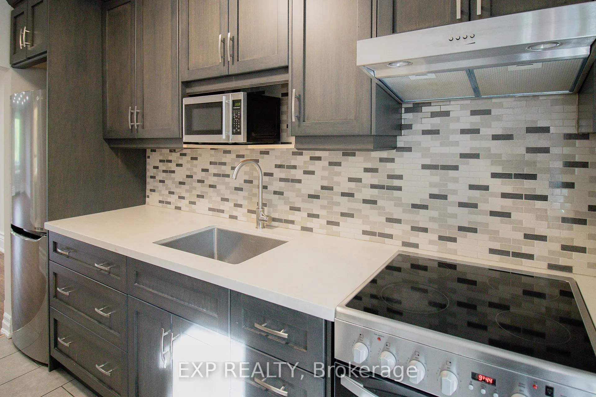 875 Millwood Road, #2B