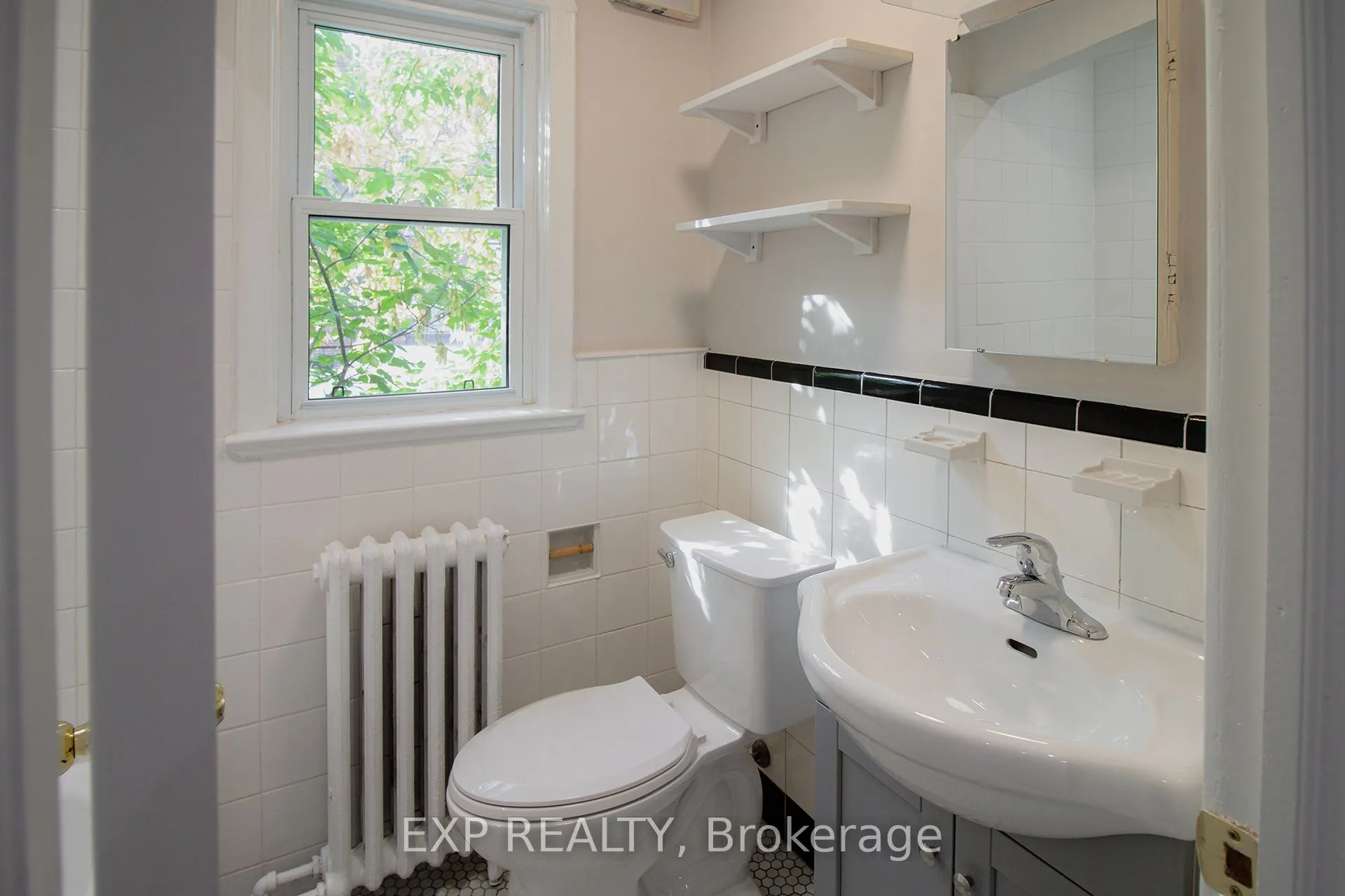 875 Millwood Road, #2B