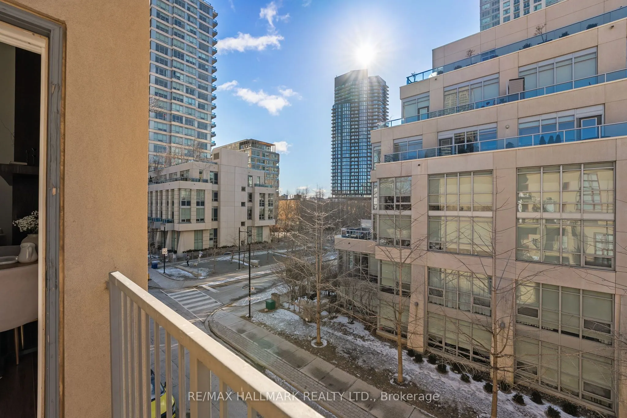 21 Earl Street, #302