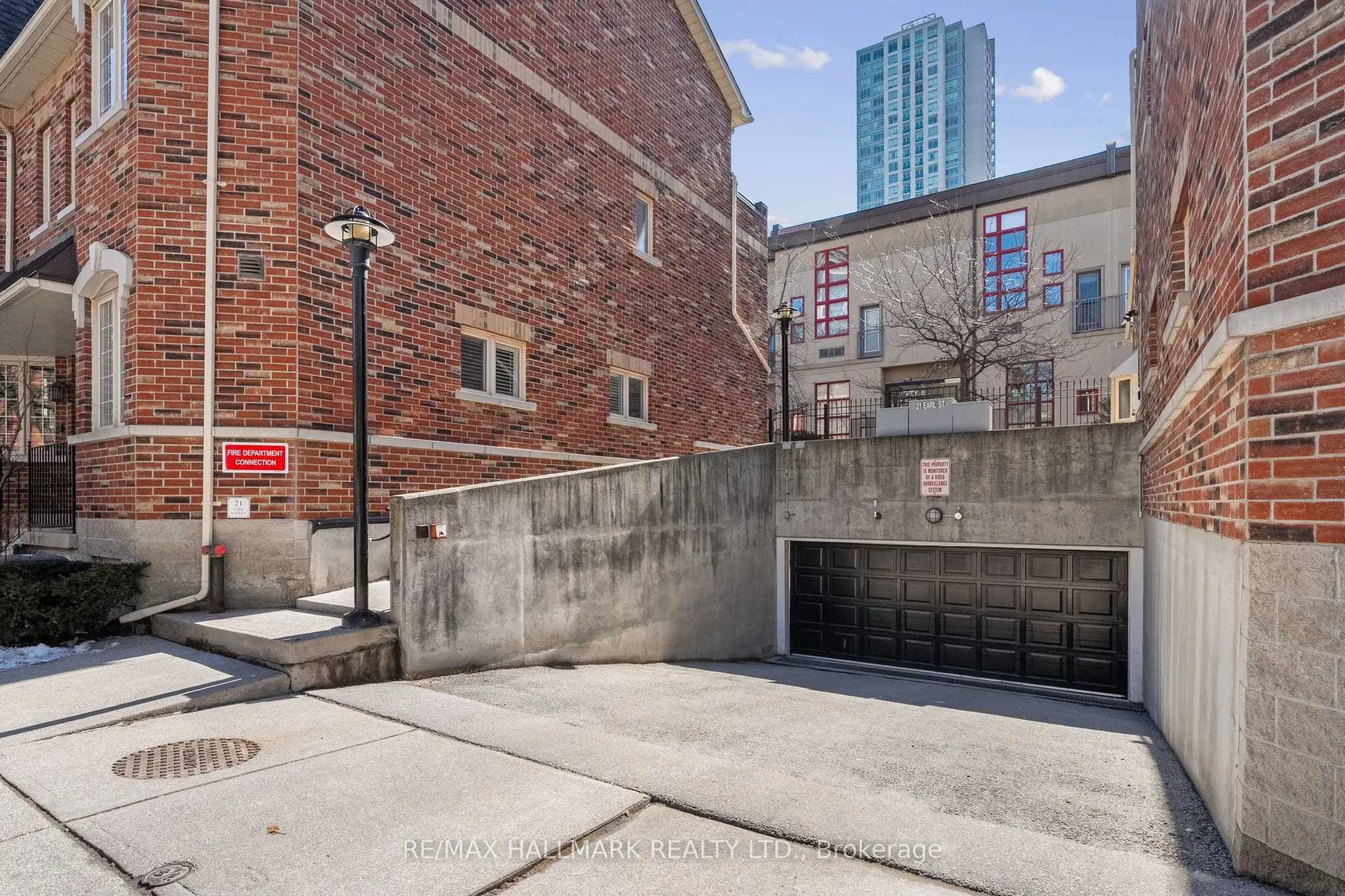 21 Earl Street, #302
