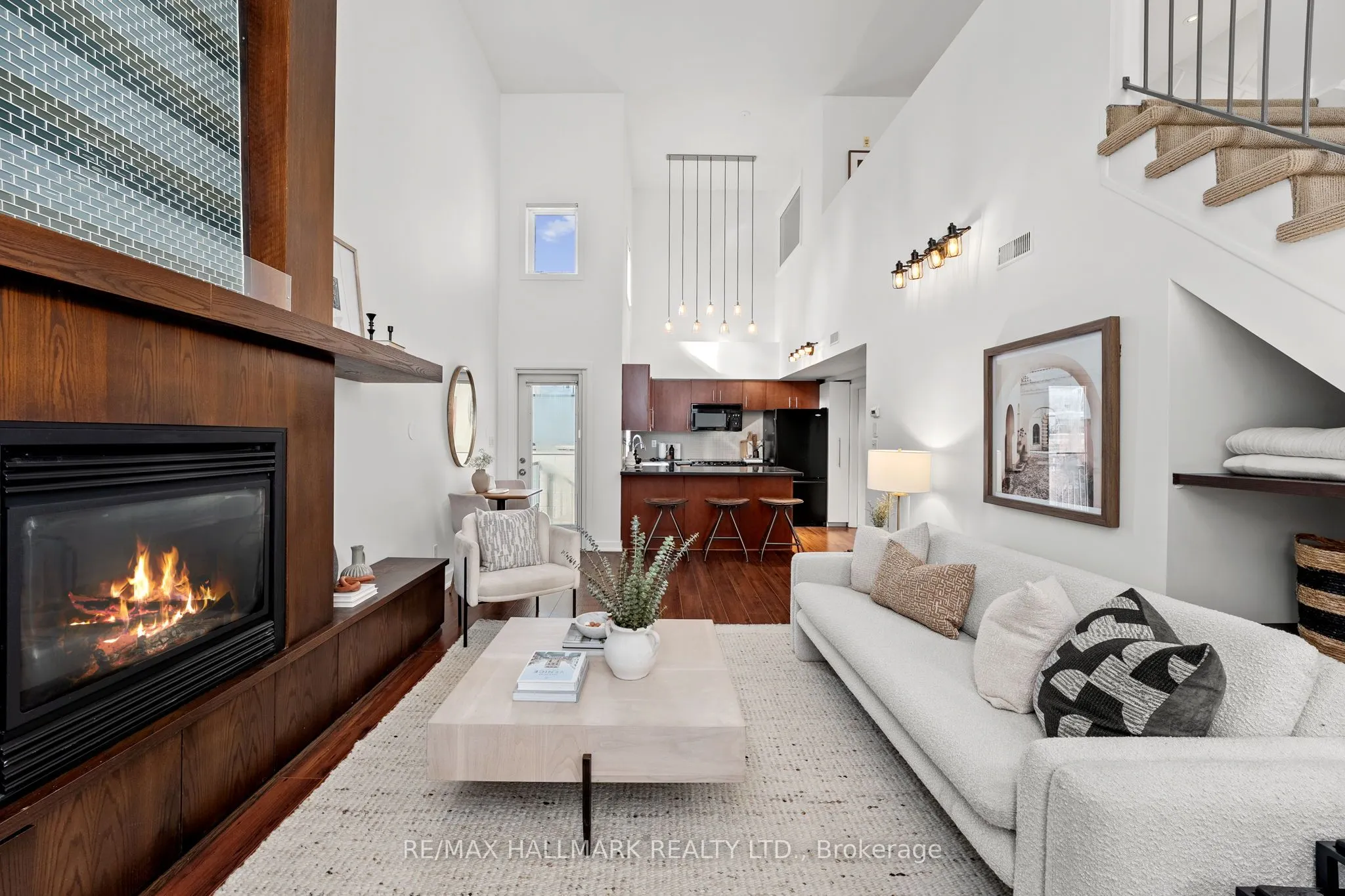 21 Earl Street, #302