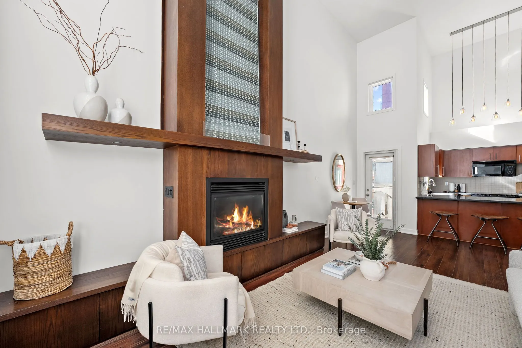 21 Earl Street, #302
