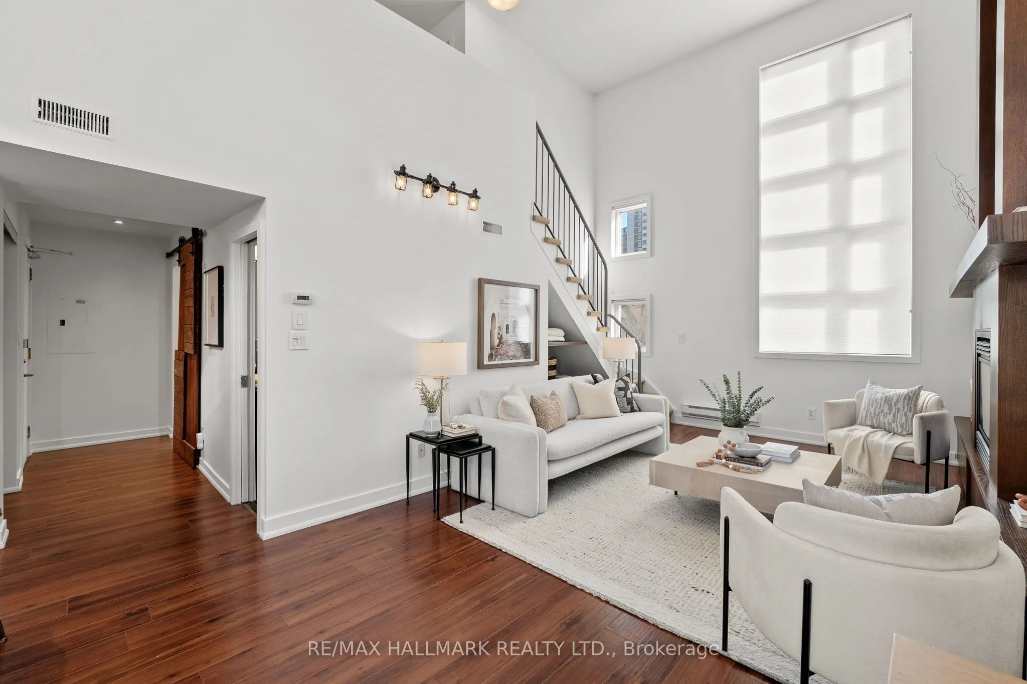 21 Earl Street, #302