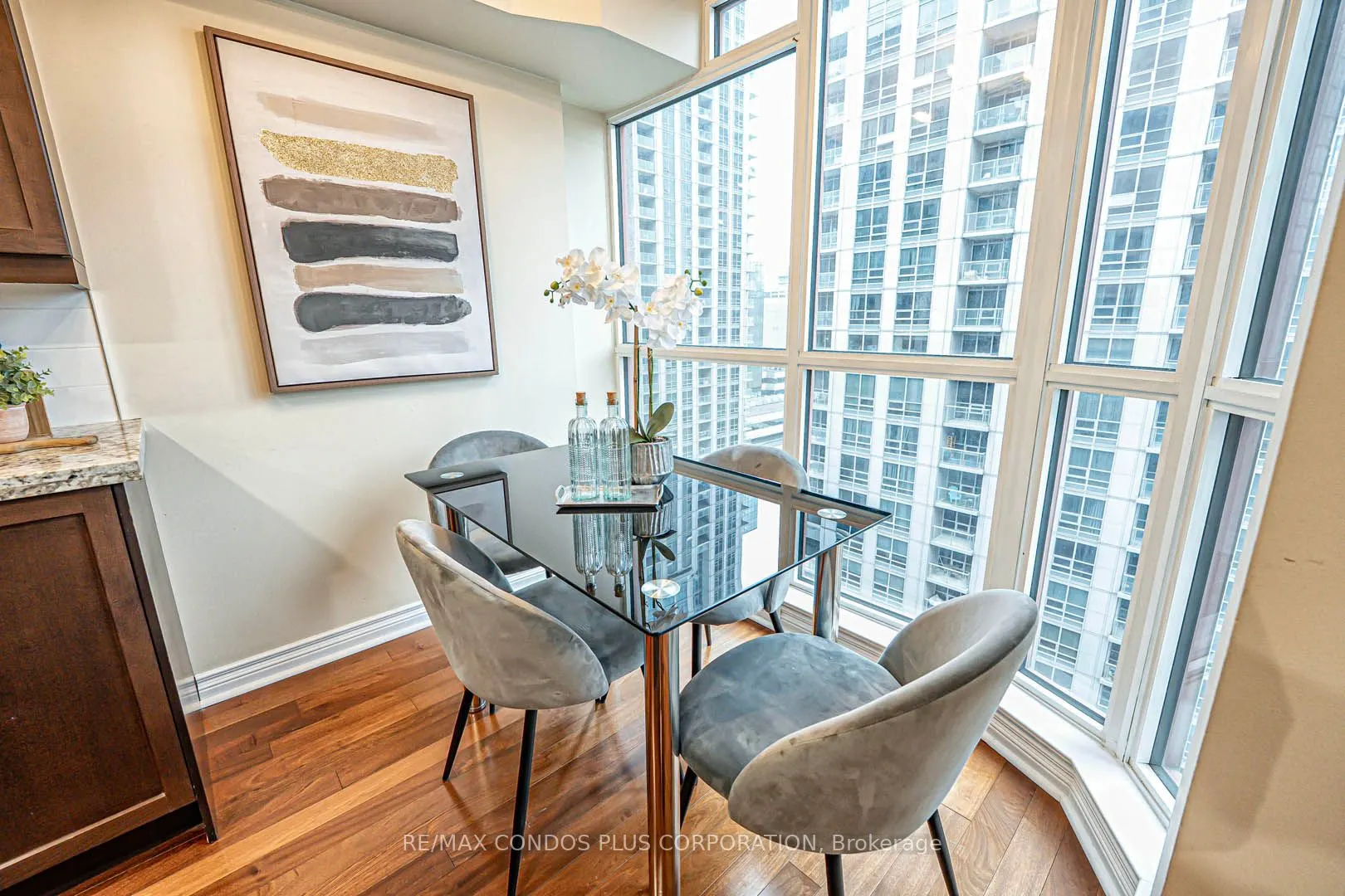 736 Bay Street, #1810