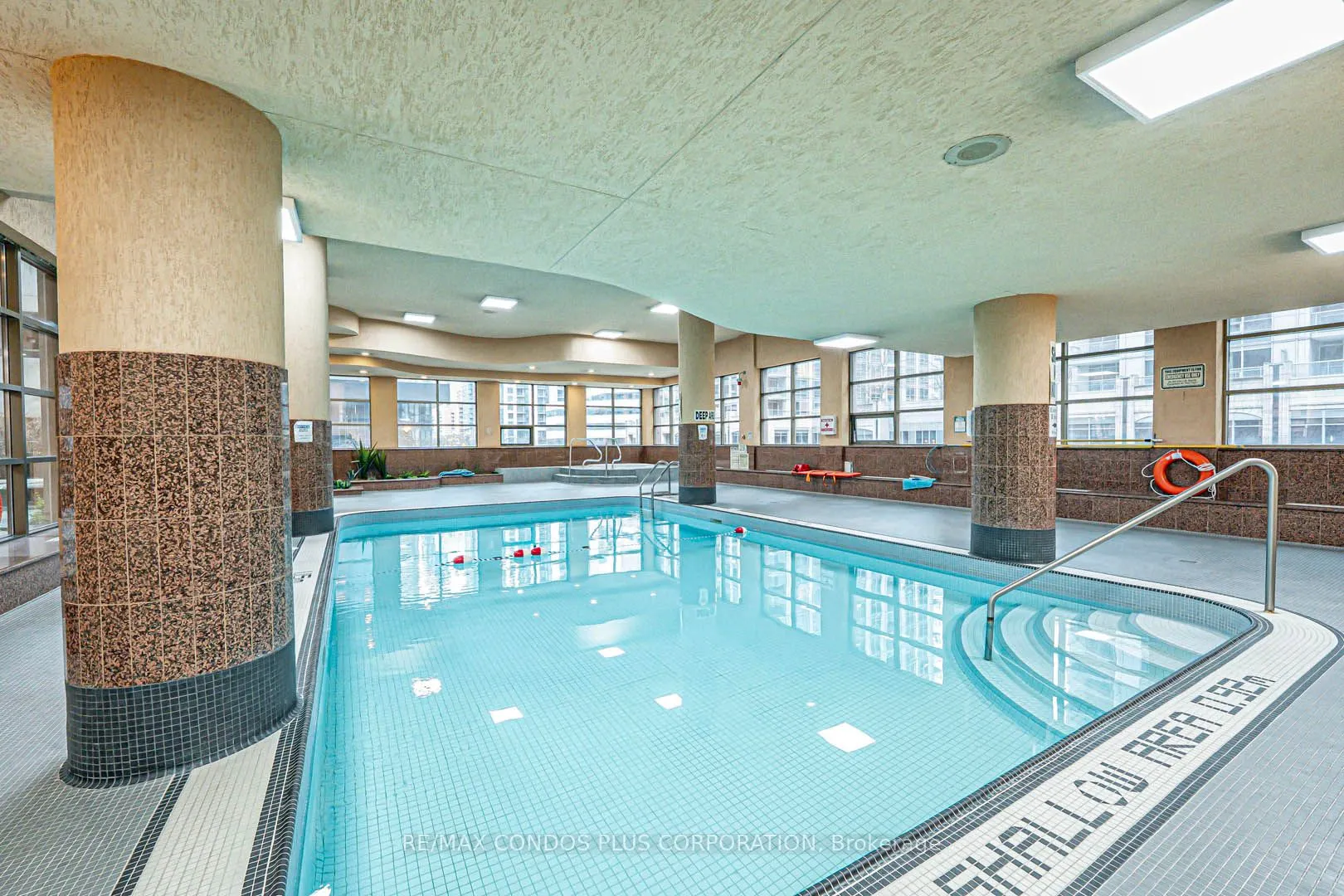 736 Bay Street, #1810