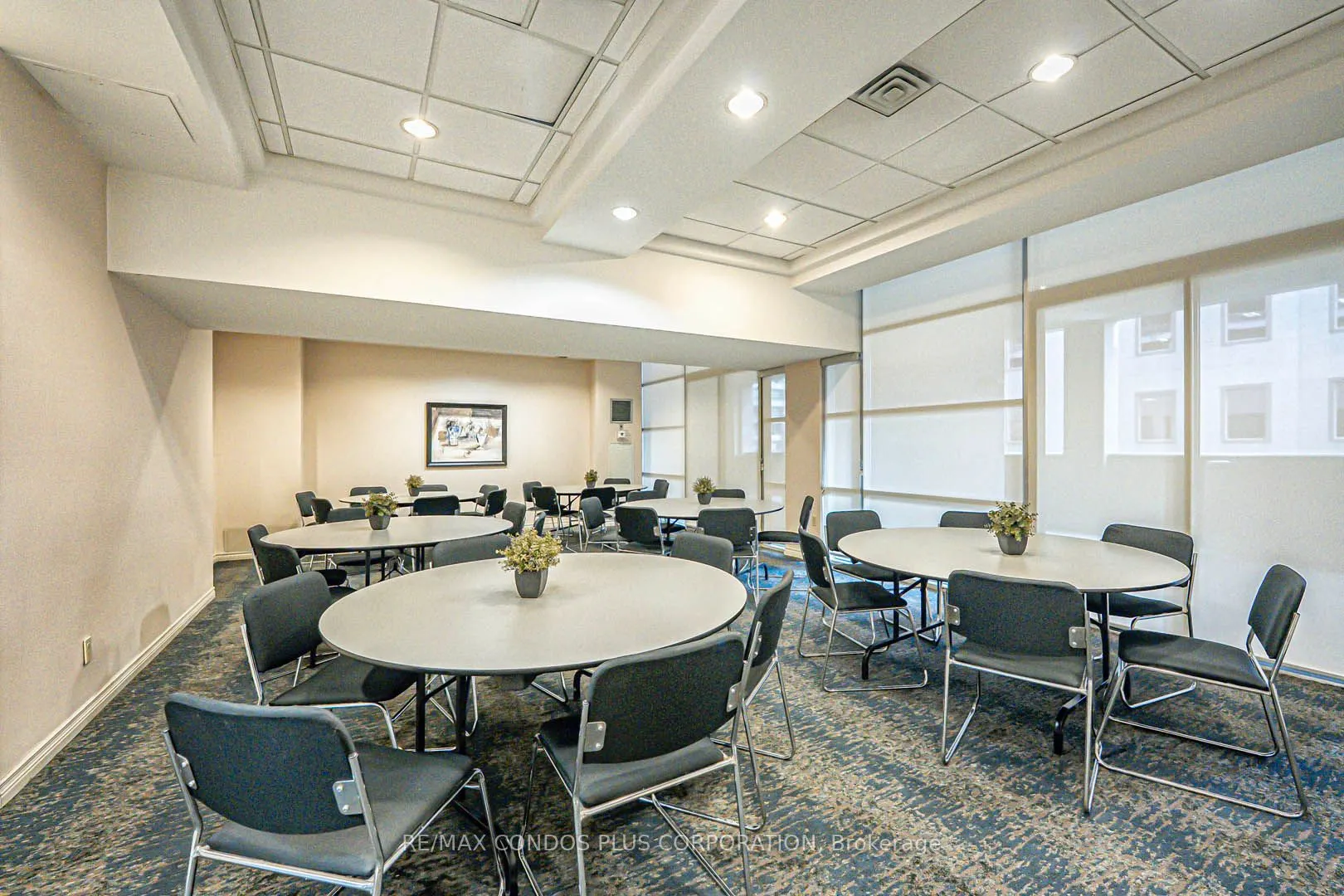 736 Bay Street, #1810