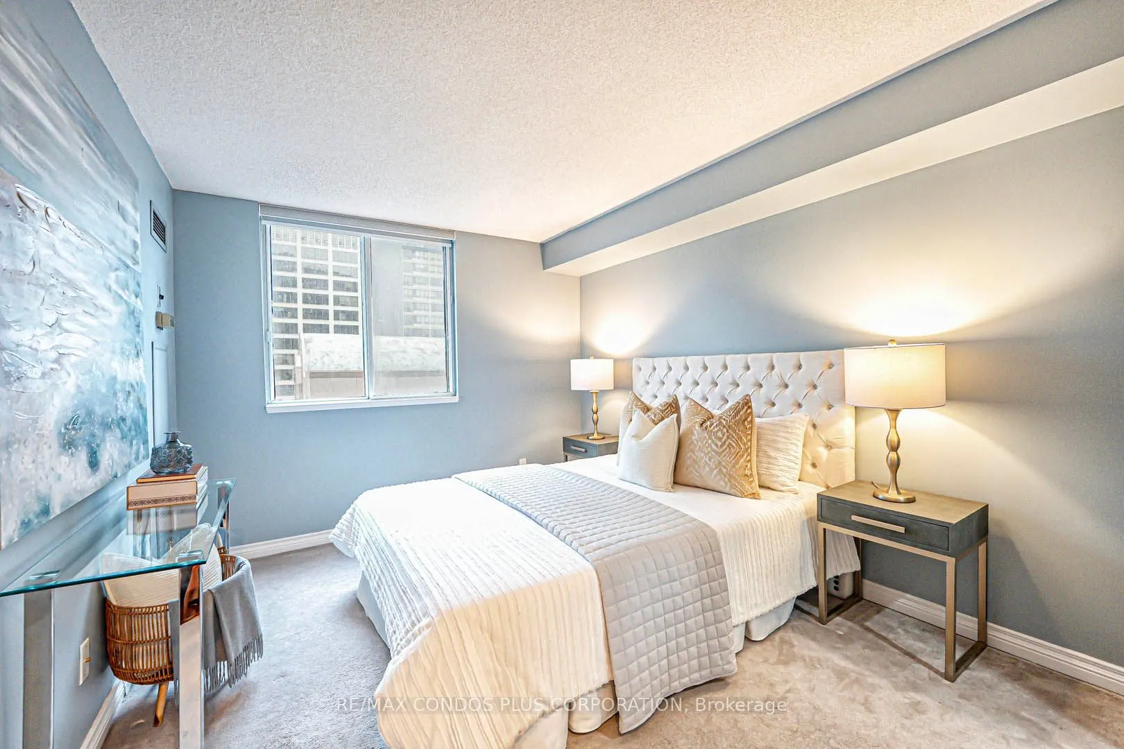 736 Bay Street, #1810