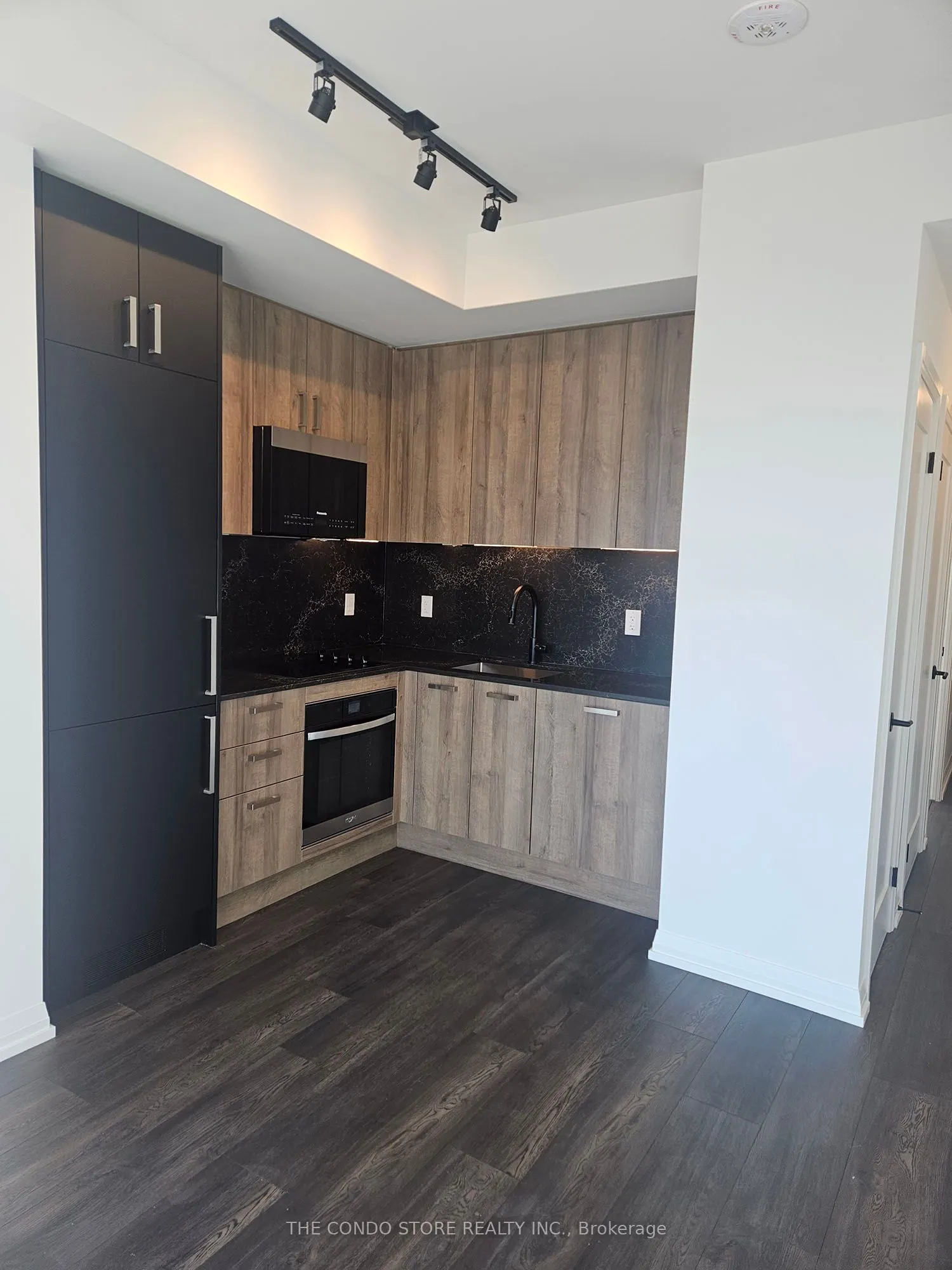 280 Dundas Street W, #3010