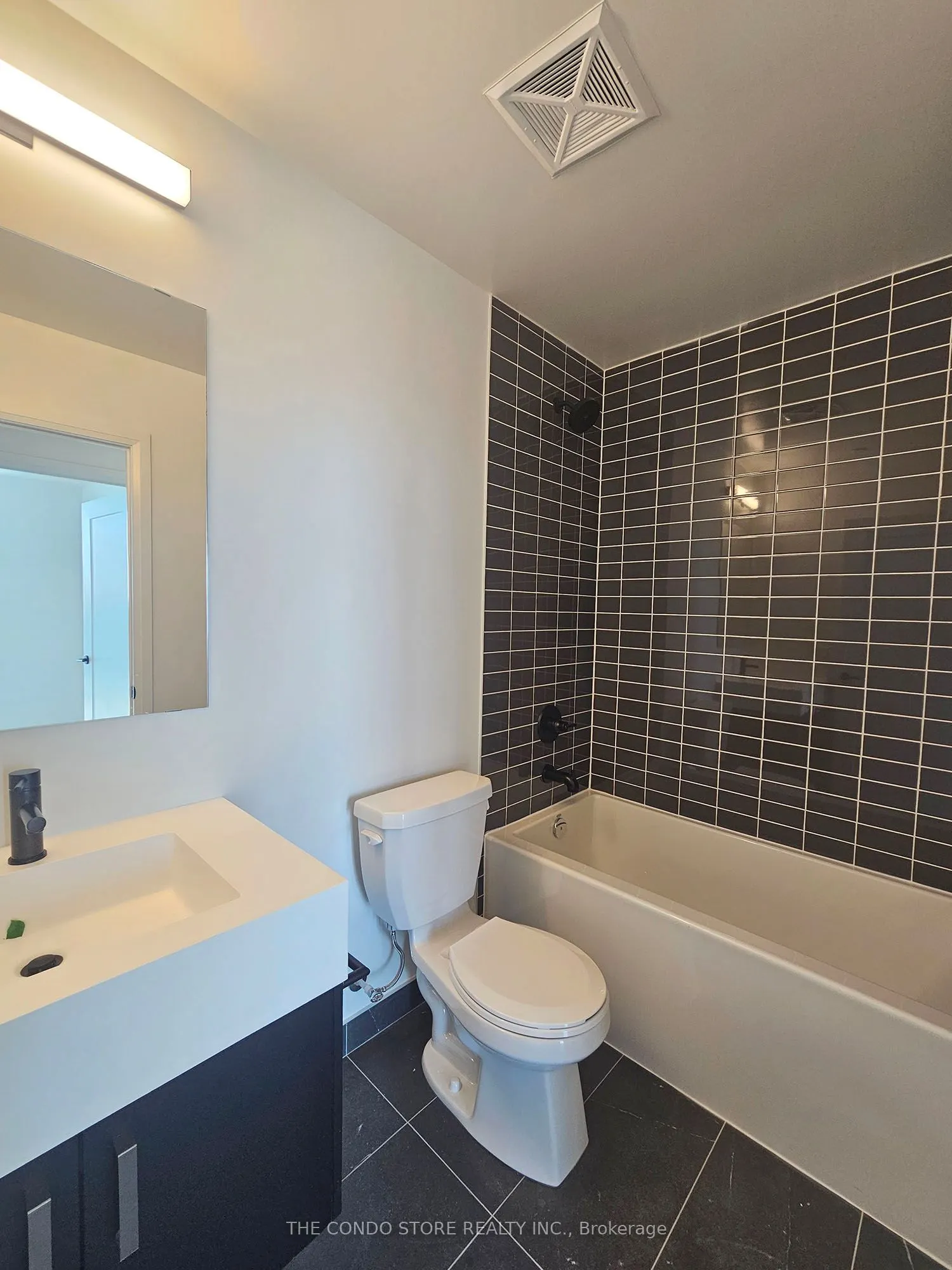 280 Dundas Street W, #3010