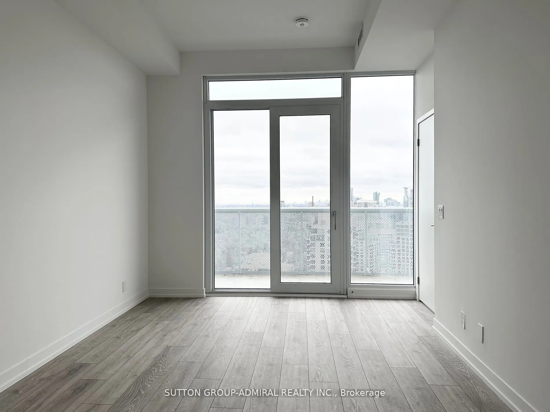 15 Holmes Avenue, #3101