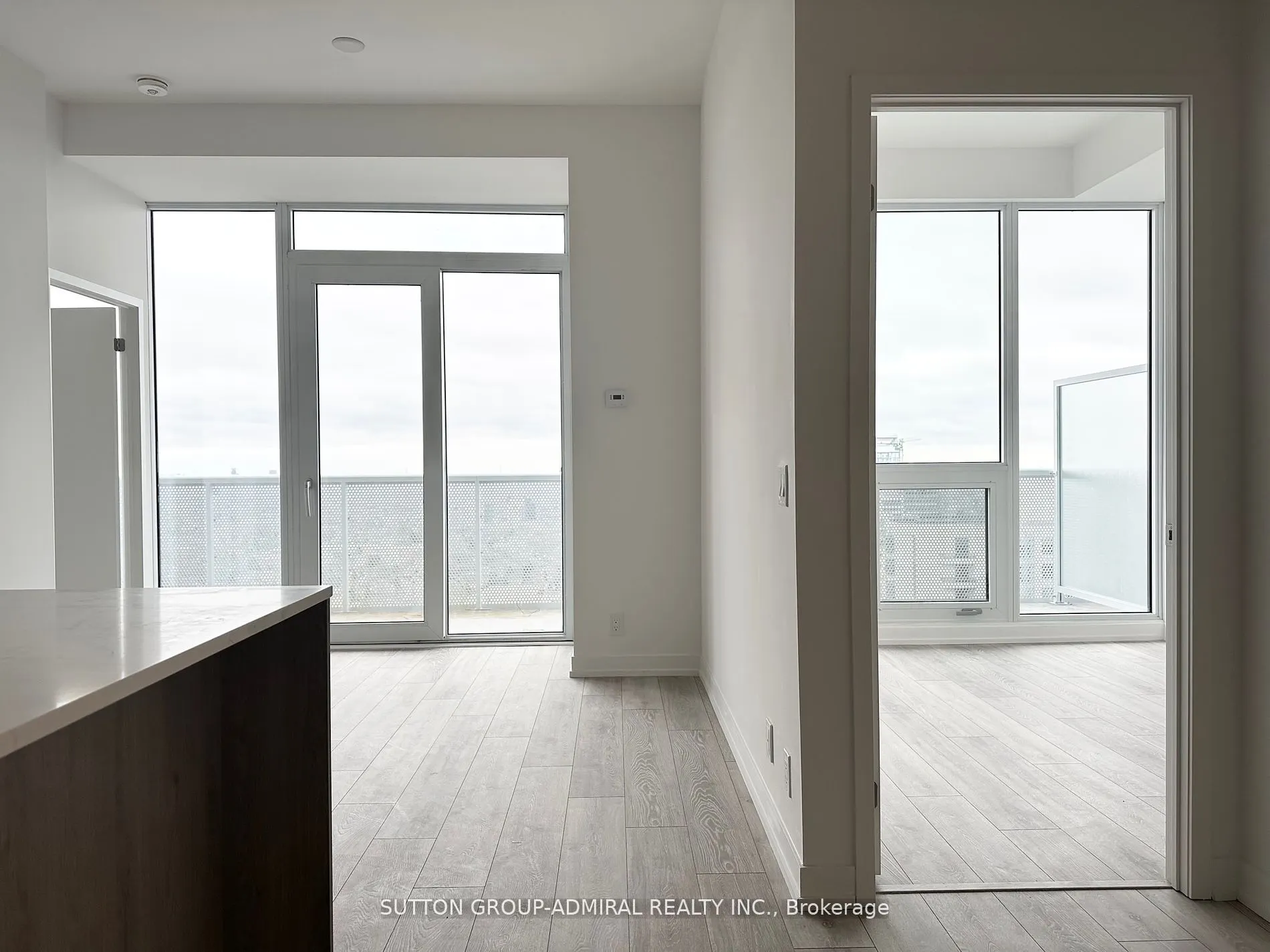 15 Holmes Avenue, #3101