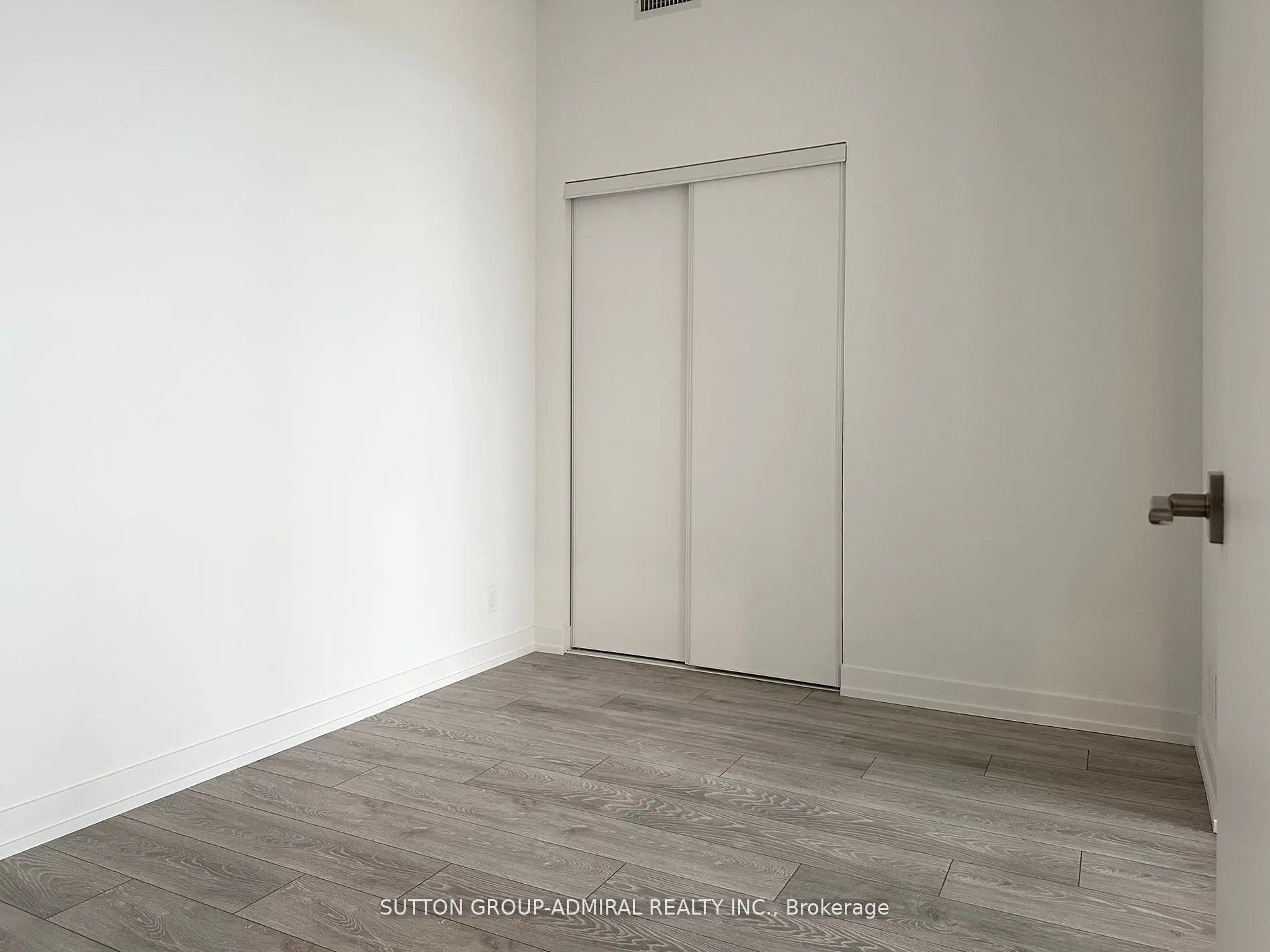 15 Holmes Avenue, #3101