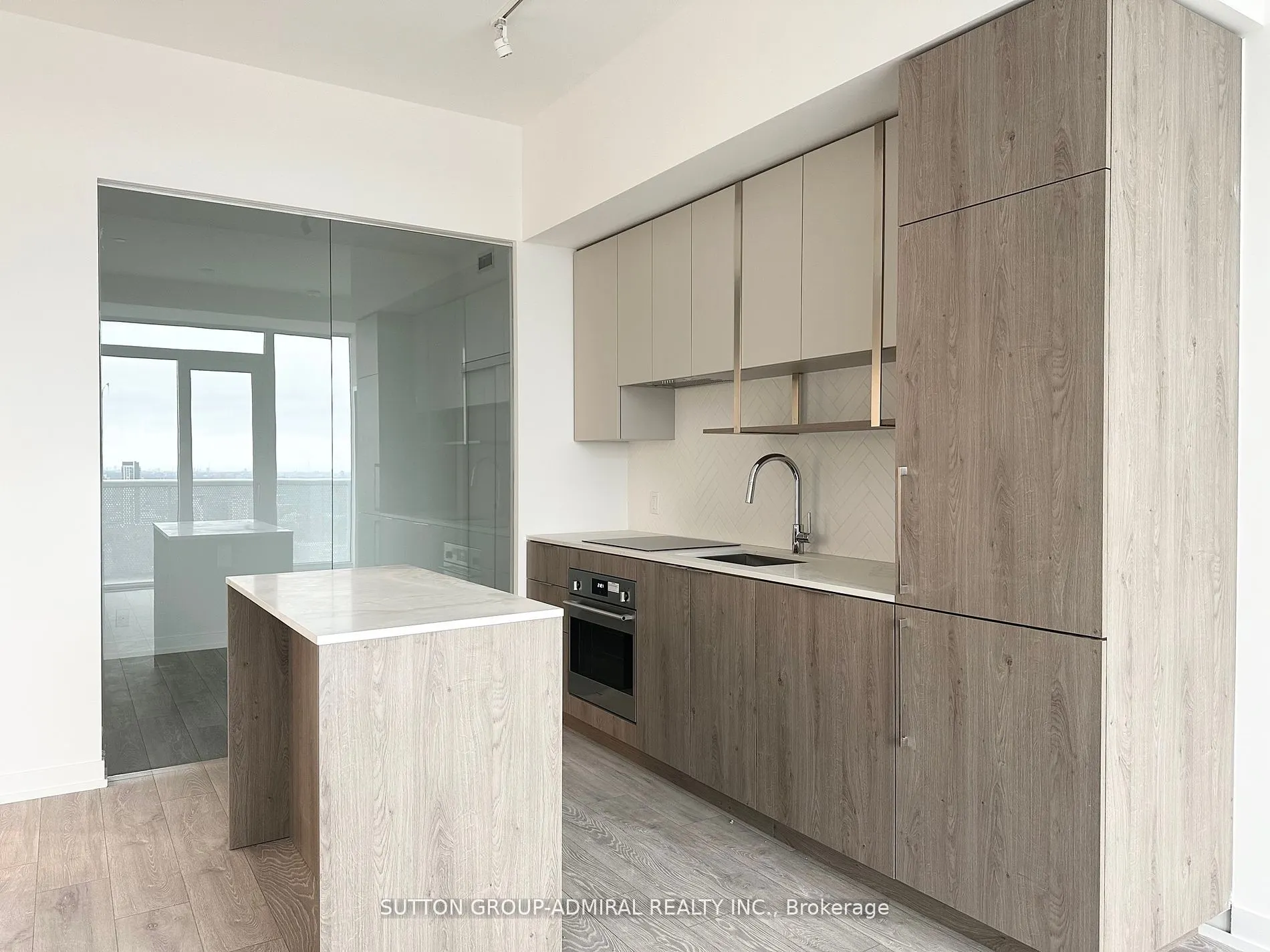 15 Holmes Avenue, #3101