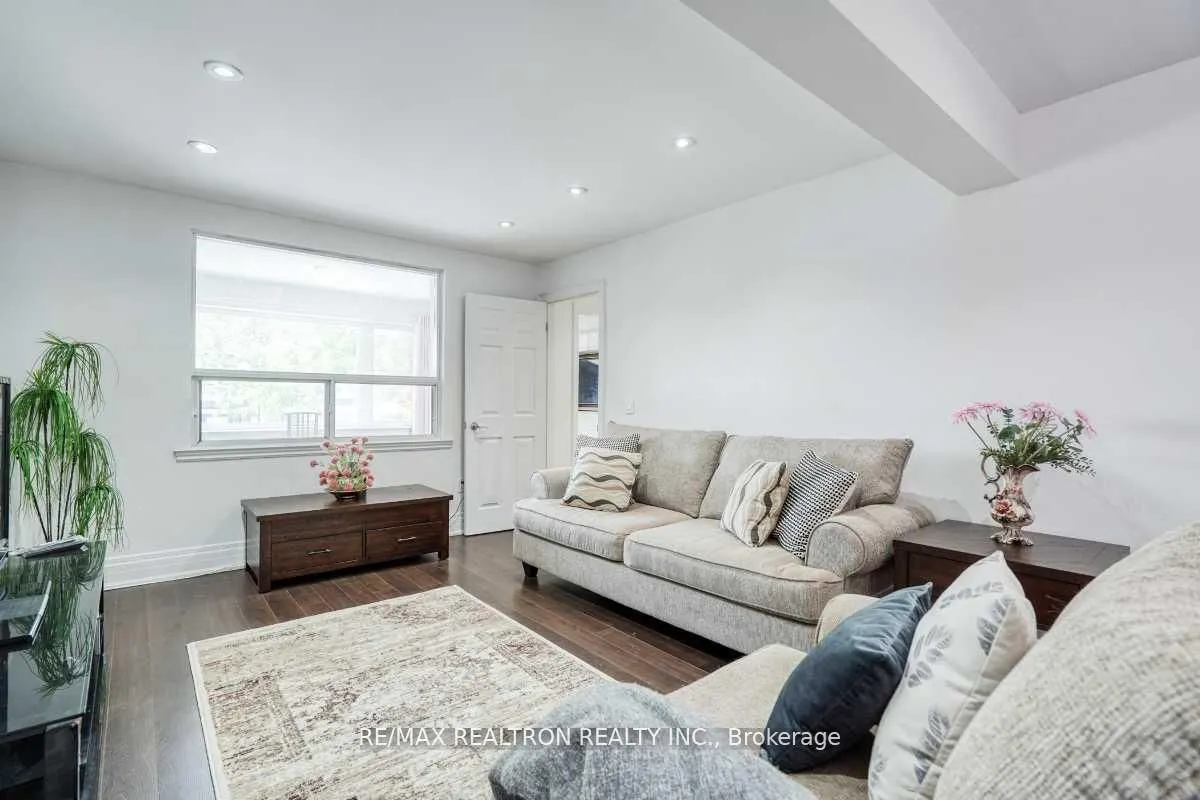 44 Jesmond Avenue N
