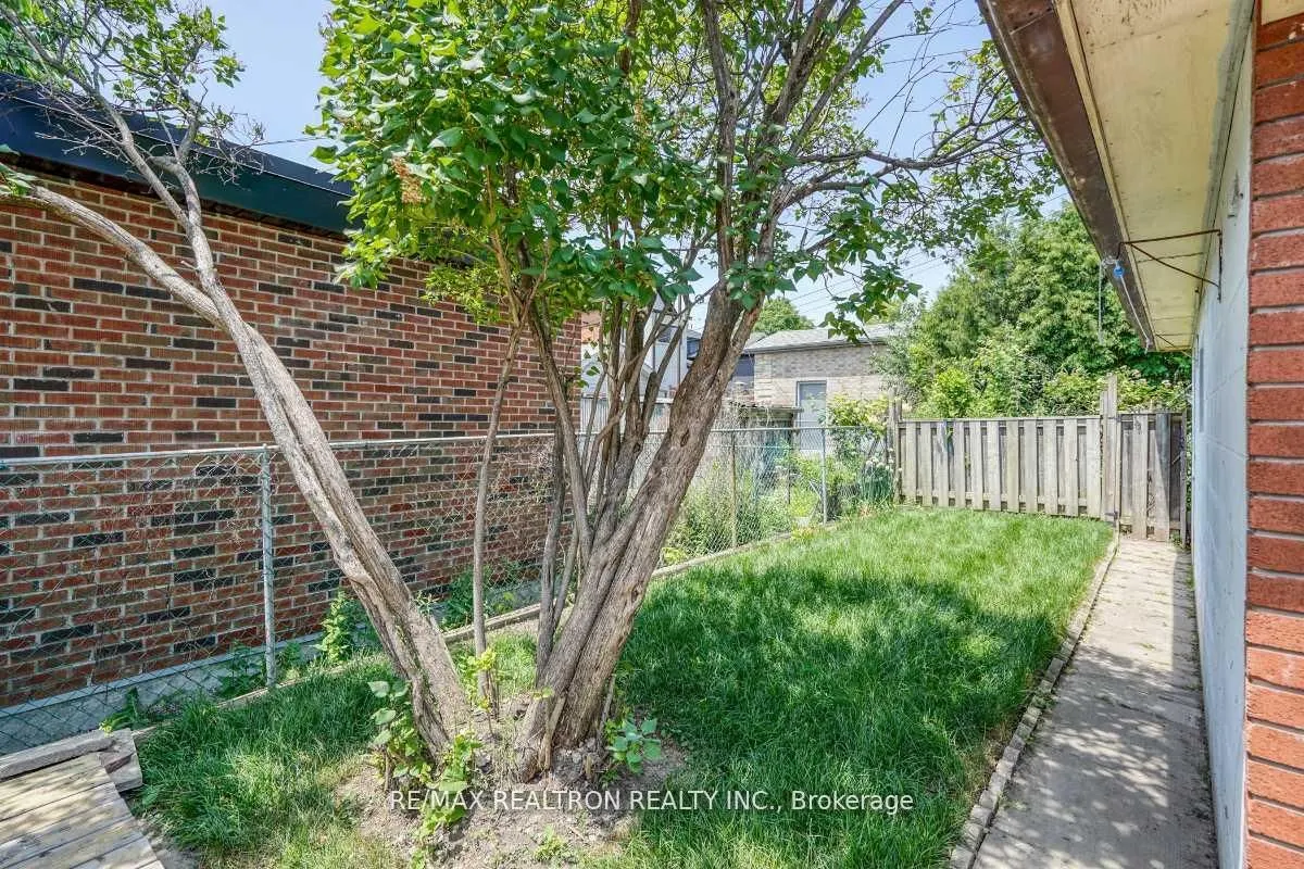 44 Jesmond Avenue N