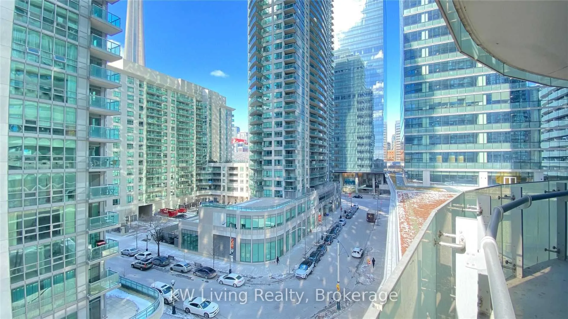 12 York Street, #406