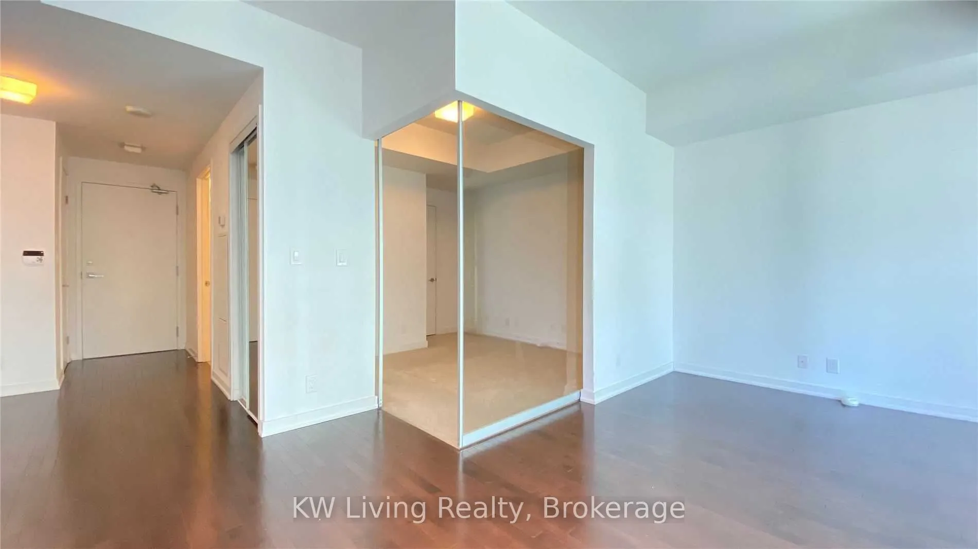 12 York Street, #406