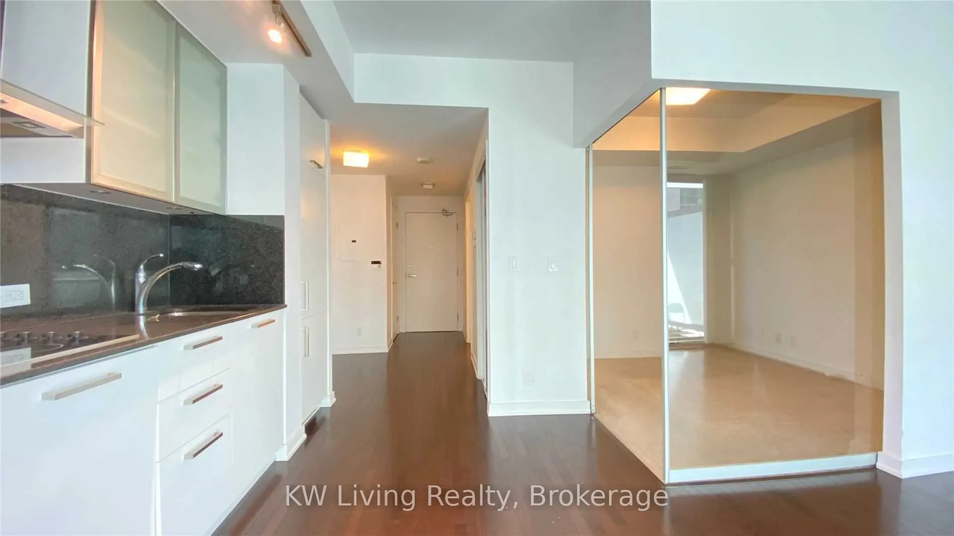 12 York Street, #406