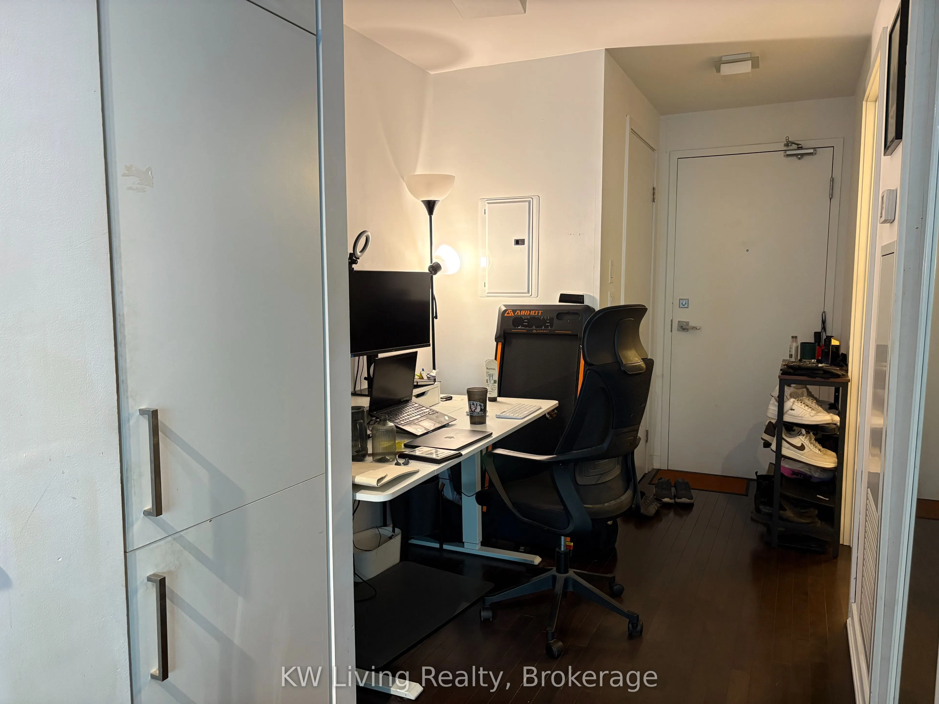 12 York Street, #406