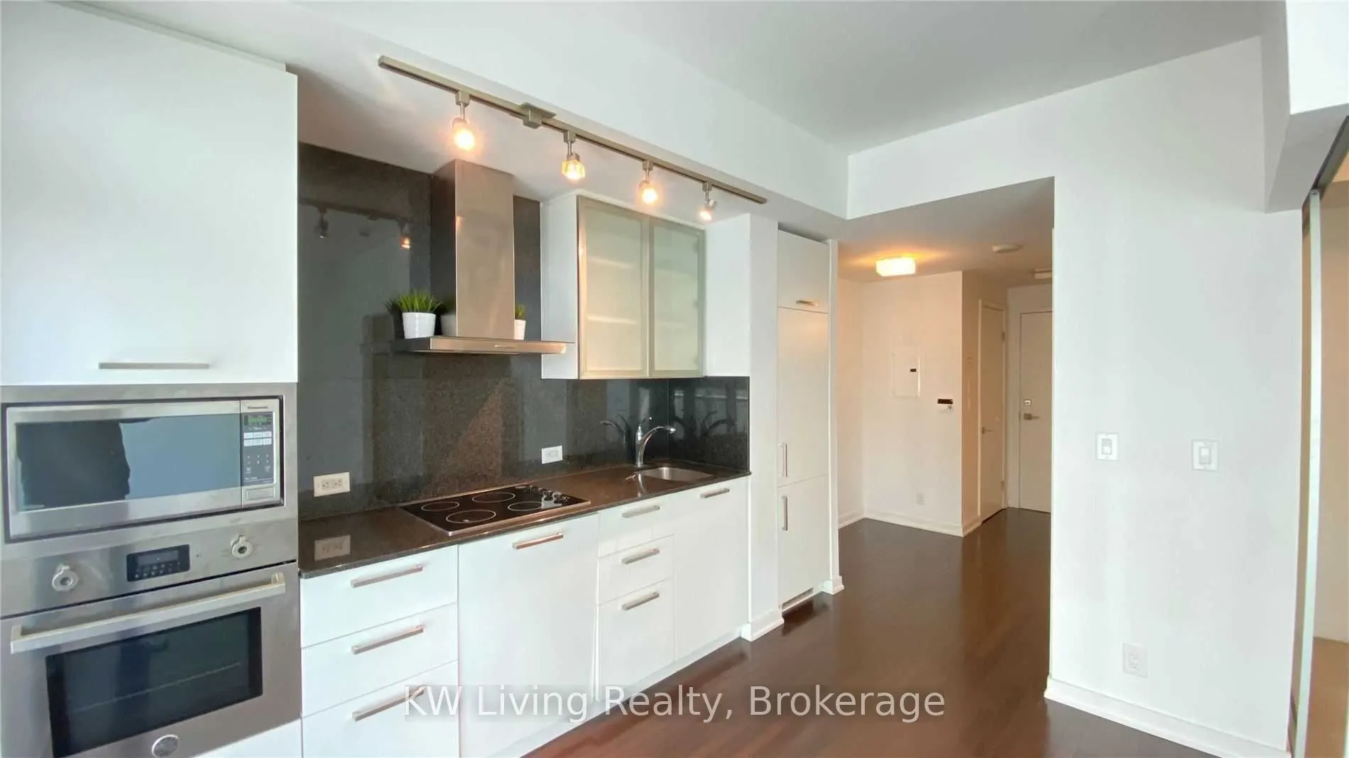 12 York Street, #406