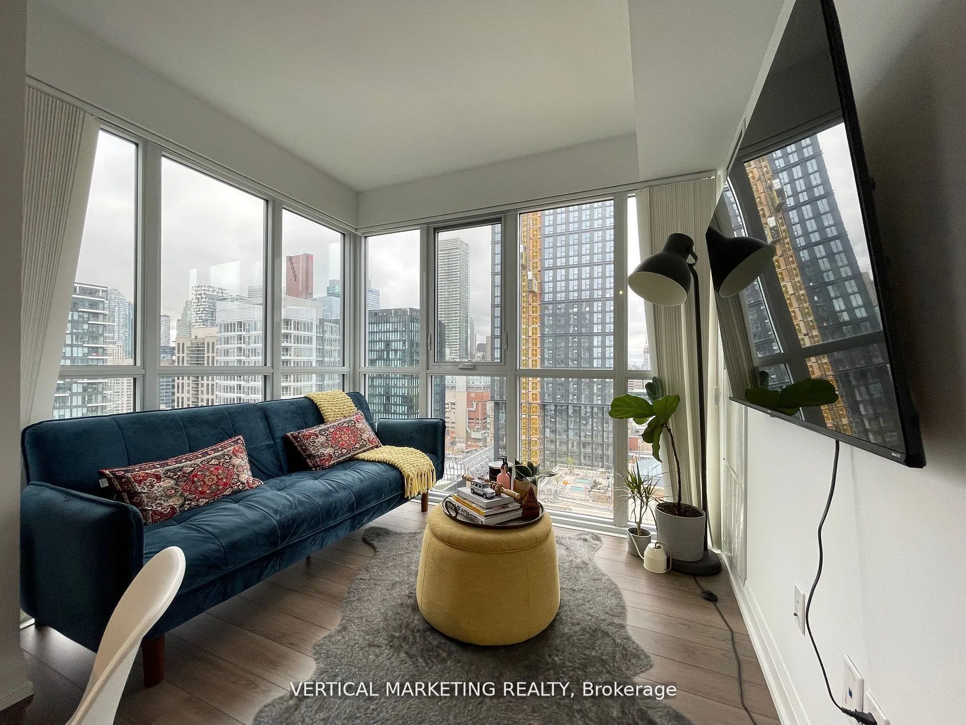 77 Mutual Street, #2404