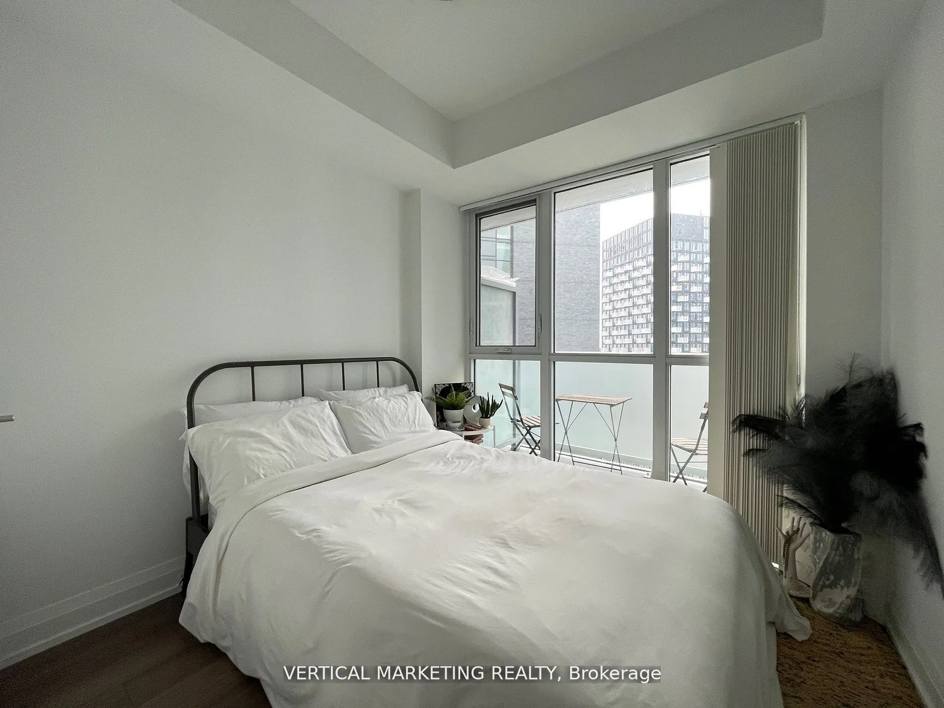 77 Mutual Street, #2404
