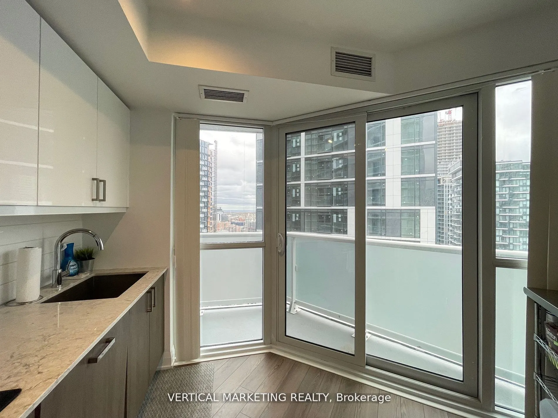 77 Mutual Street, #2404