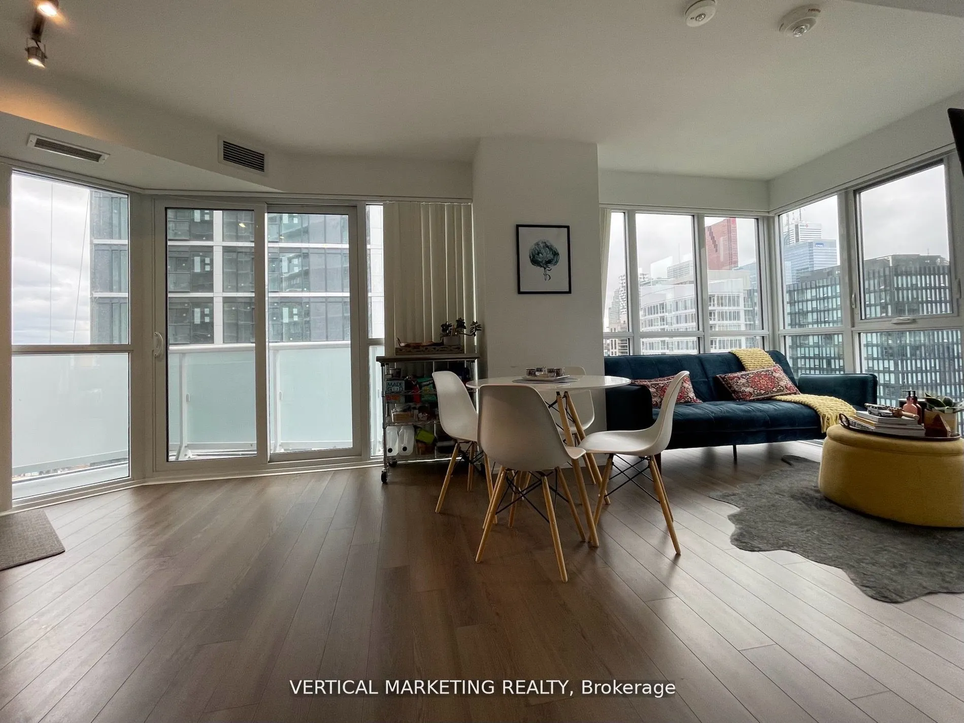 77 Mutual Street, #2404