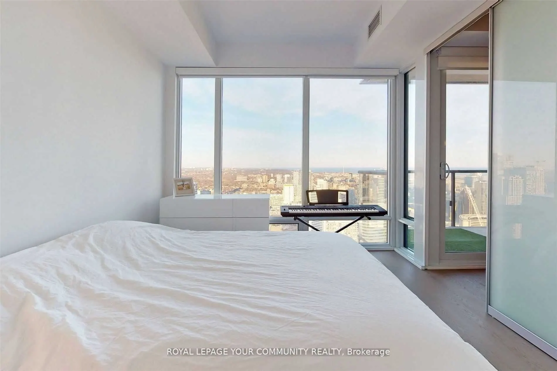 488 University Ave Avenue, #4803