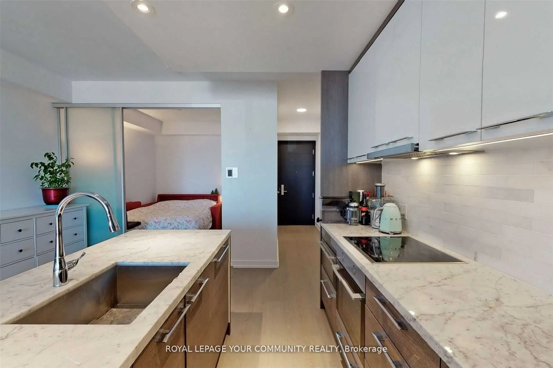 488 University Ave Avenue, #4803