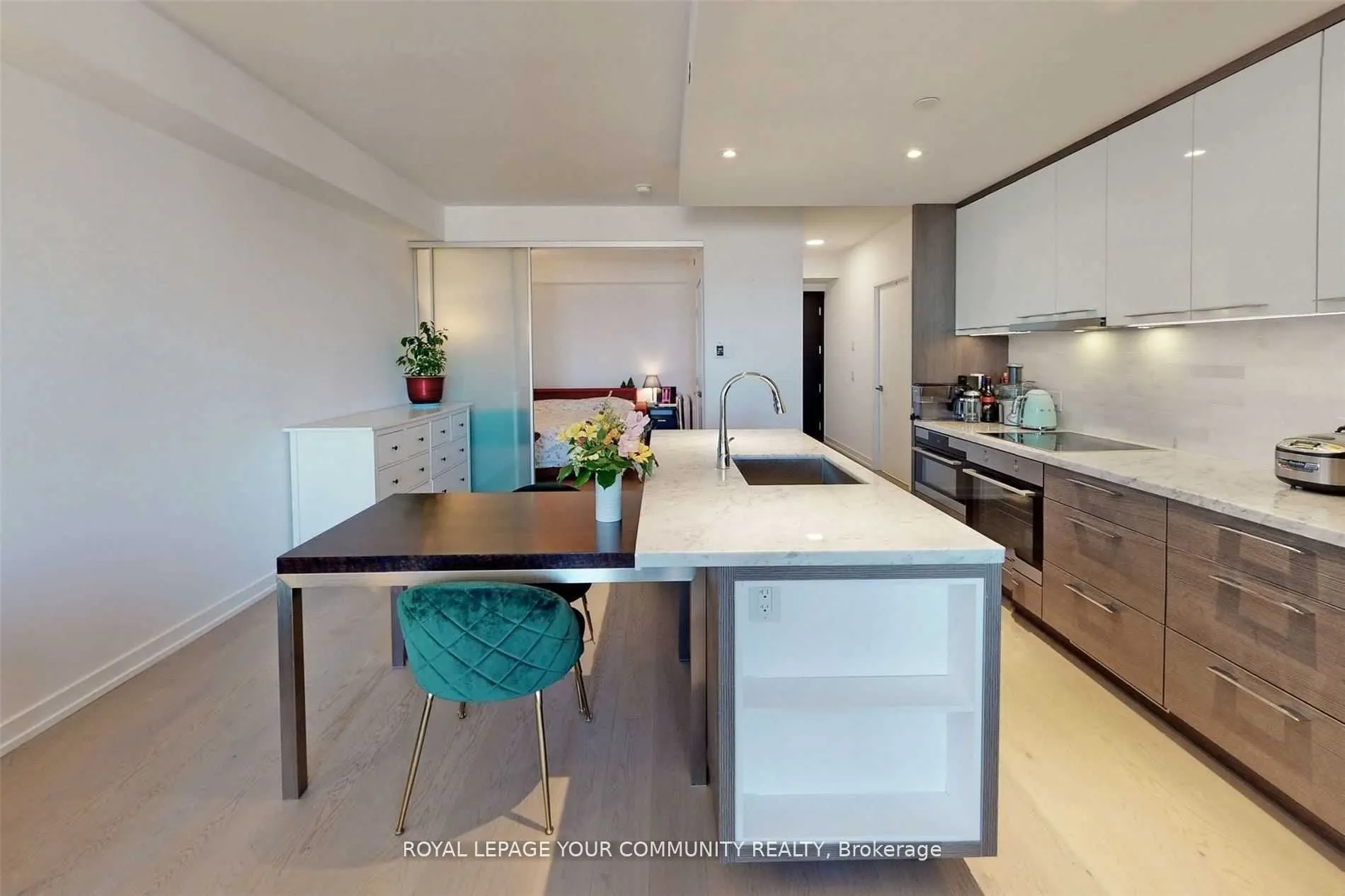 488 University Ave Avenue, #4803