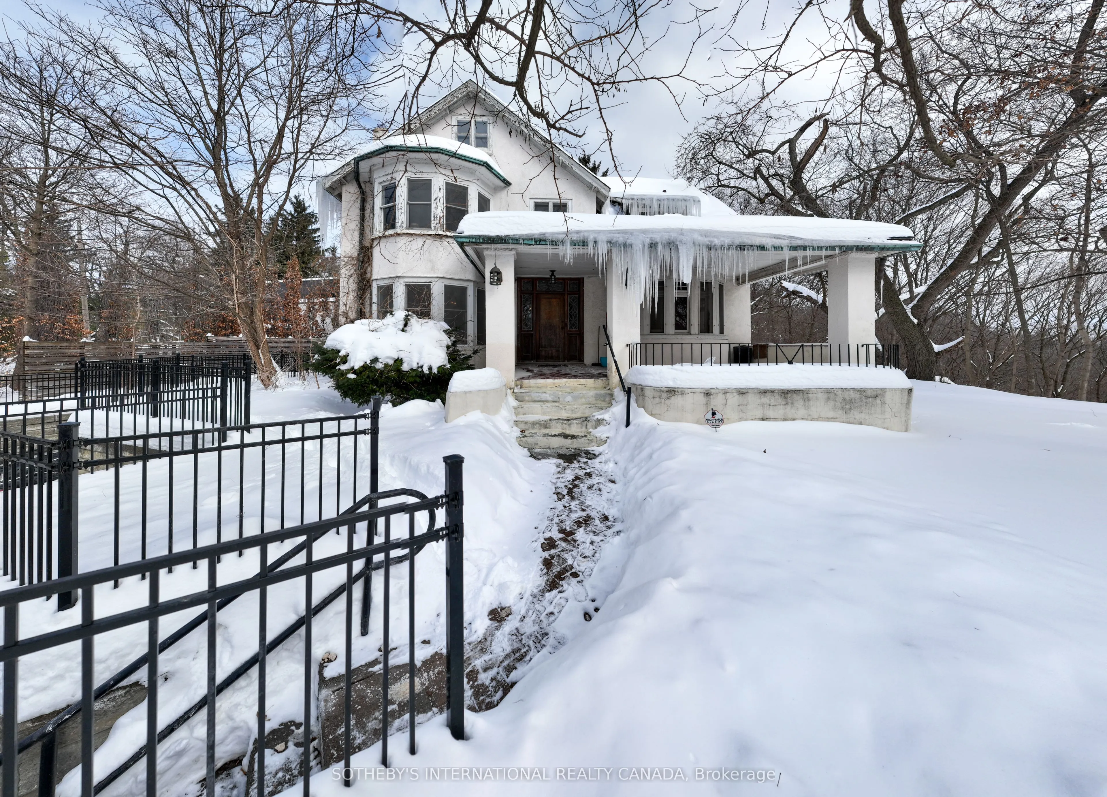 27 Old Yonge Street
