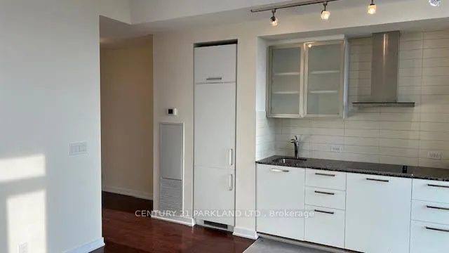 14 York Street, #3708