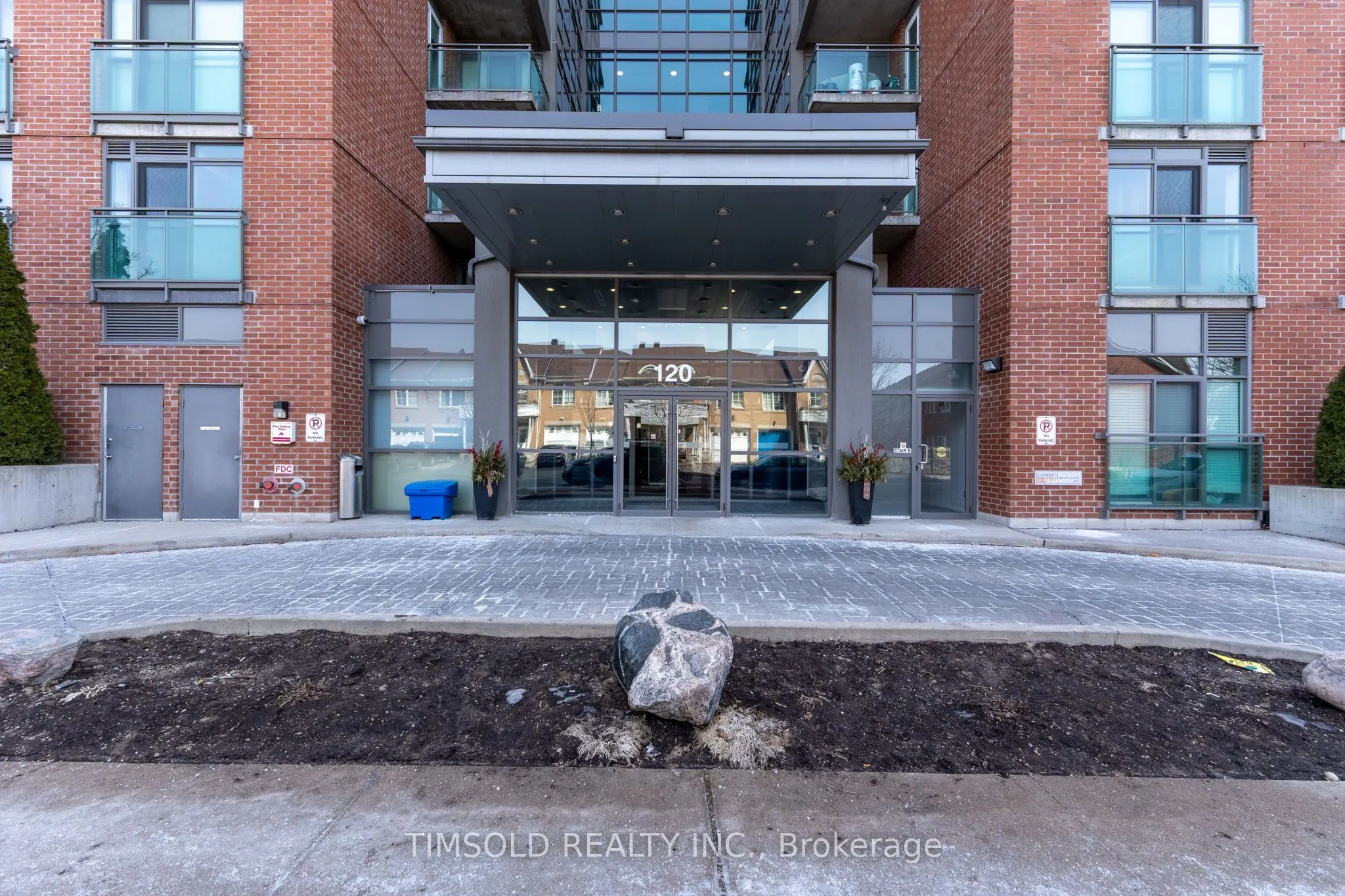 120 Dallimore Circle, #102