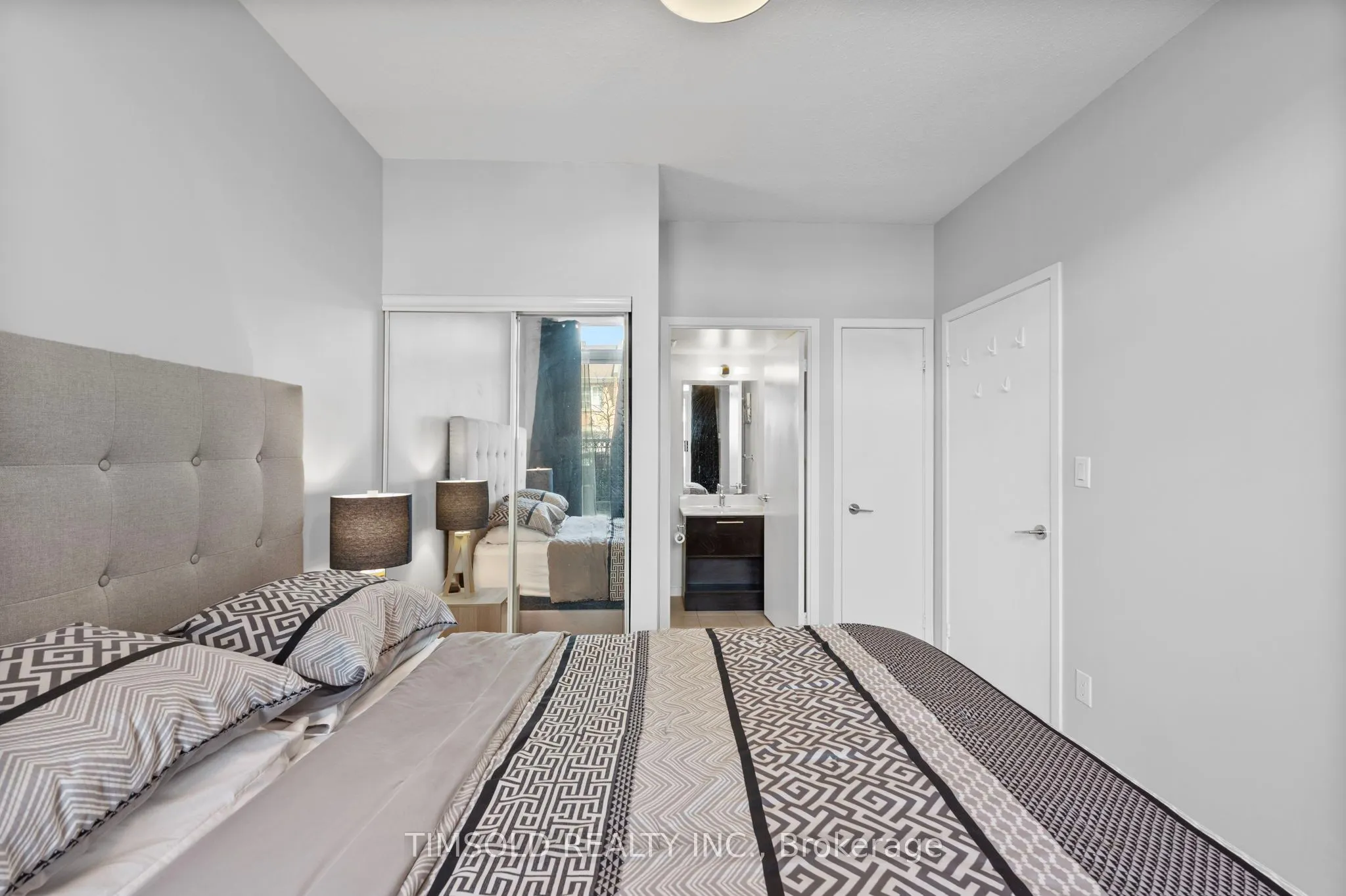120 Dallimore Circle, #102